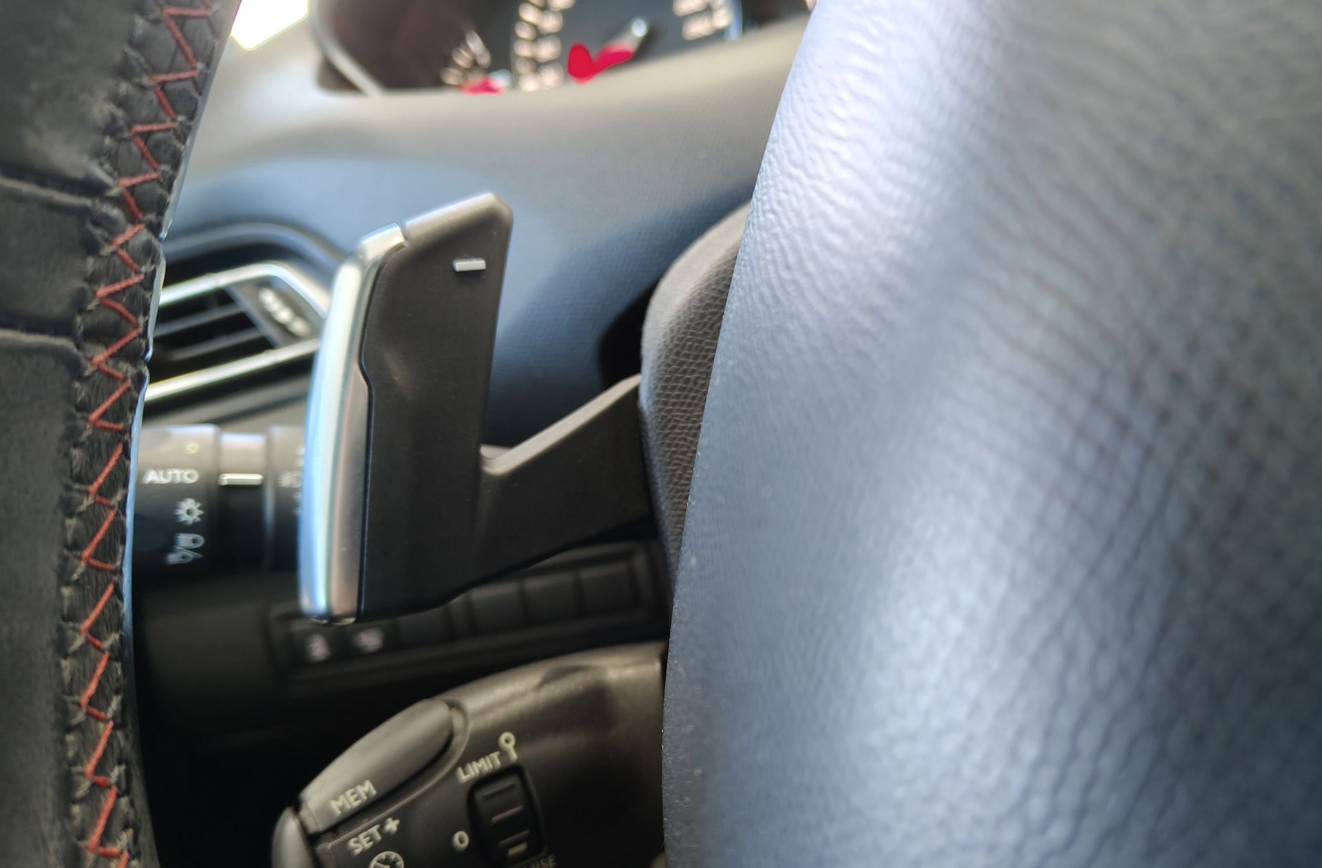 Peugeot 308 1.2 PureTech GT Line EAT6 - foto 31