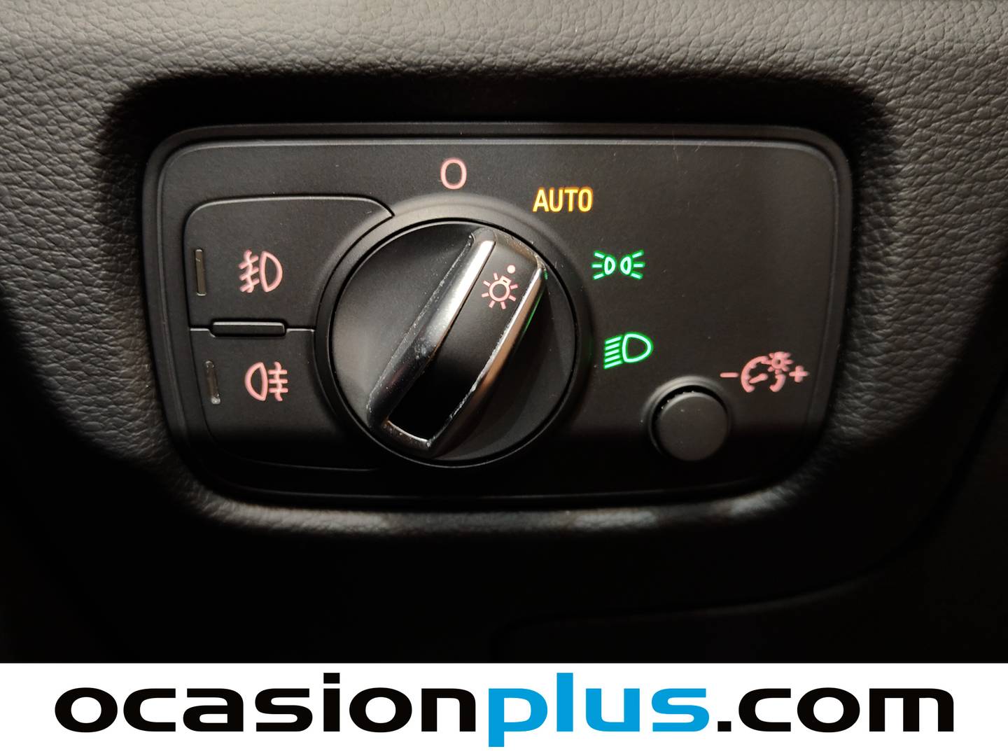 Equipamiento del Audi A3 Audi A3 Cabrio Attraction 1.6 TDI CD (110 CV)