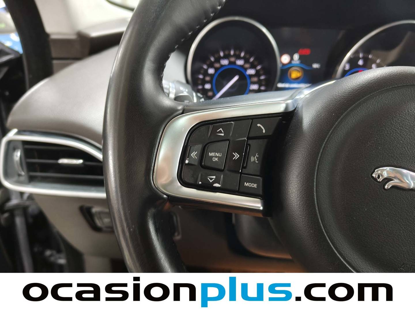 Foto Jaguar F-Pace Jaguar F-PACE 2.0T i4 Prestige AWD Auto (250 CV)