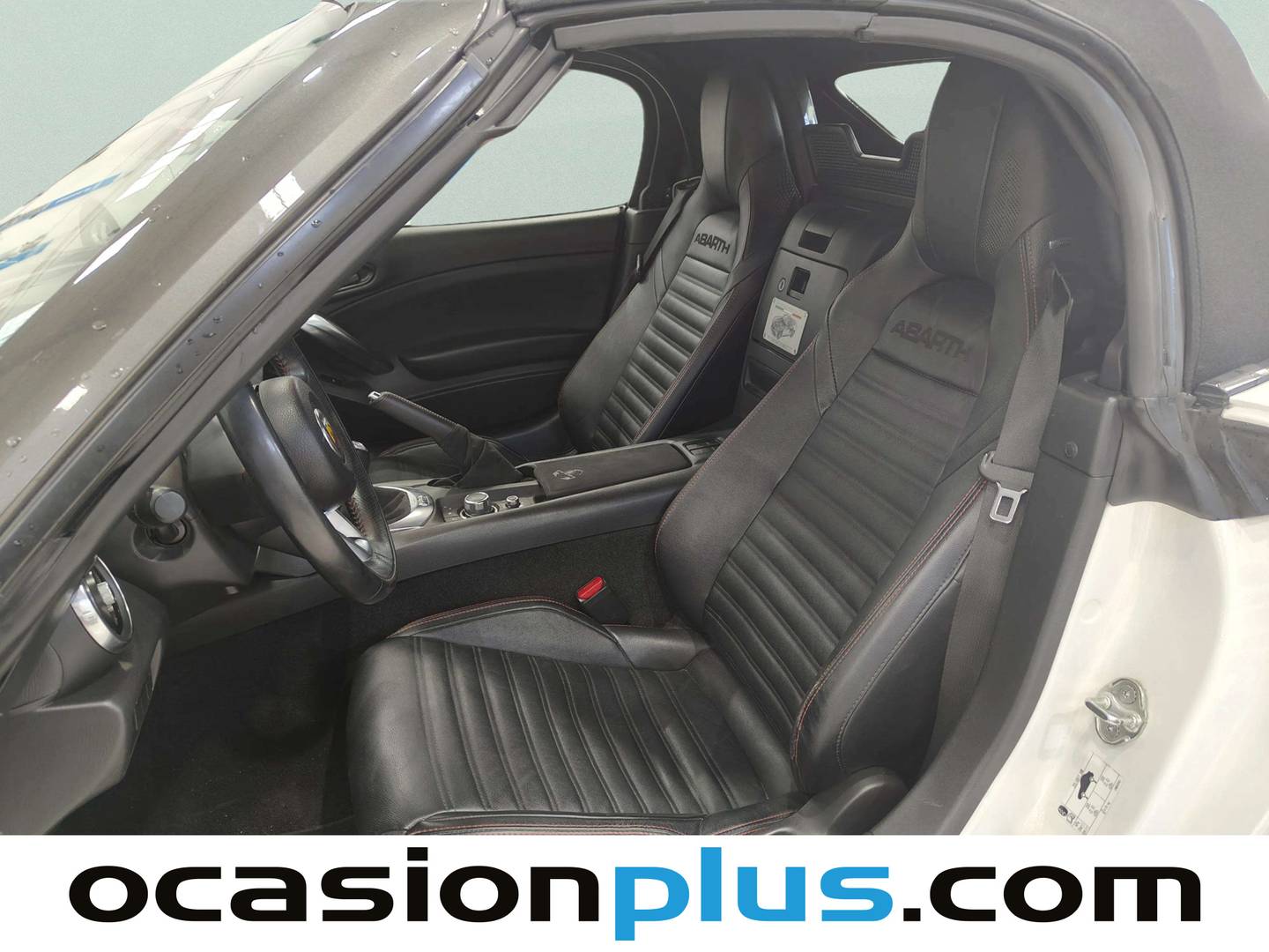 Foto asientos delanteros Abarth 124 Spider Abarth 124 Spider Scorpione MT (170 CV)