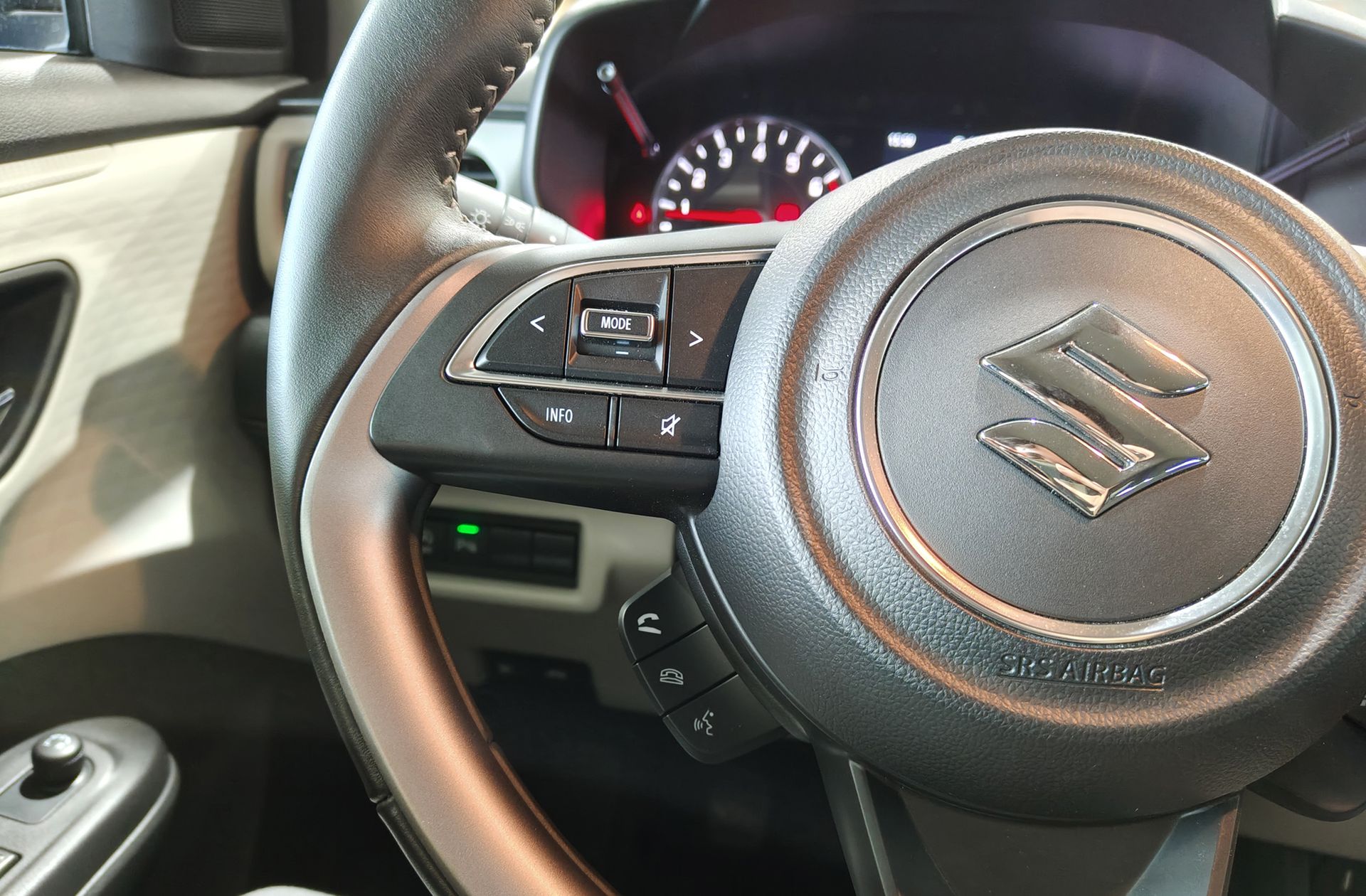 Suzuki Swift 1.2 Mild Hybrid S2 4WD - foto 29