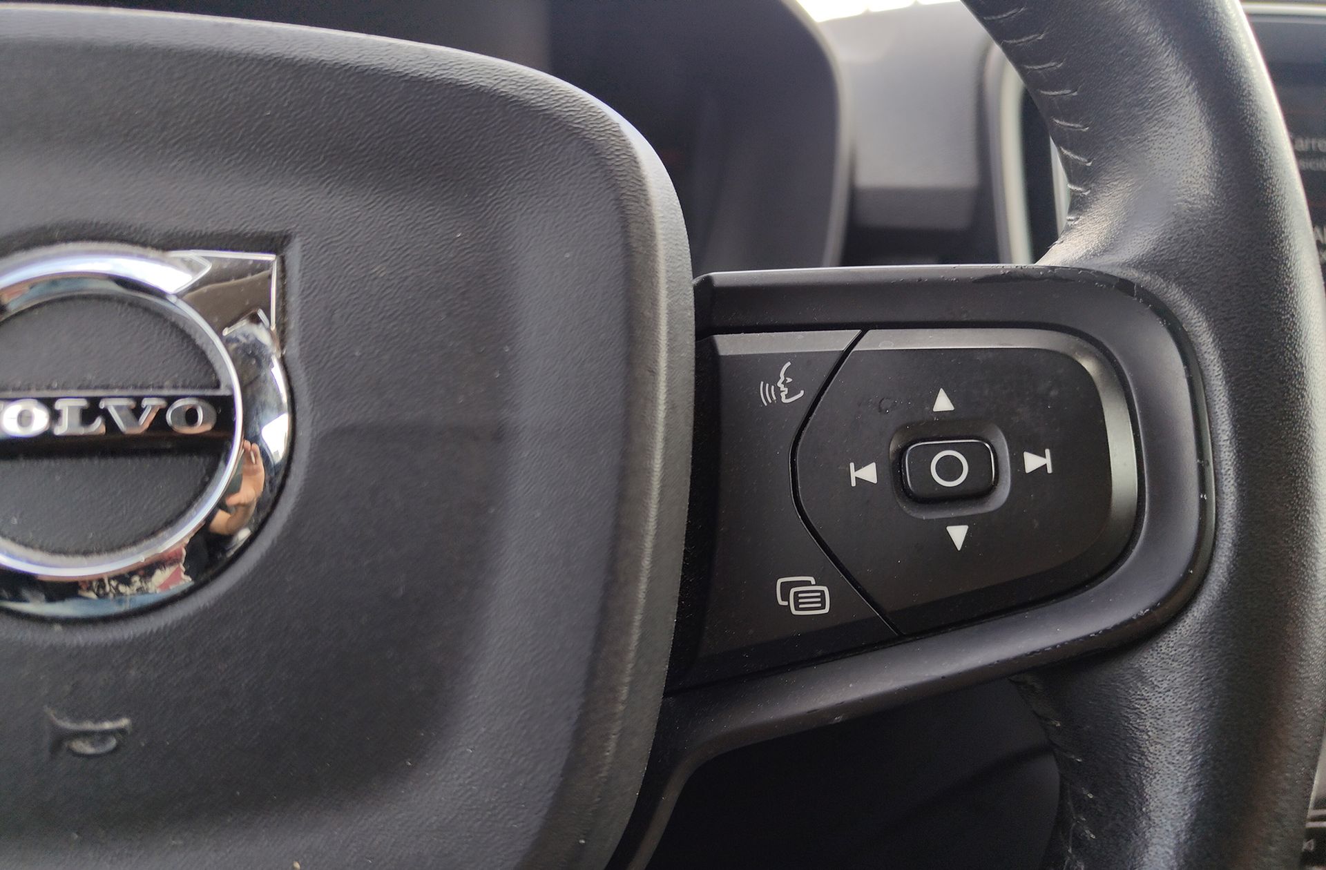 Volvo XC40 T4 - foto 25