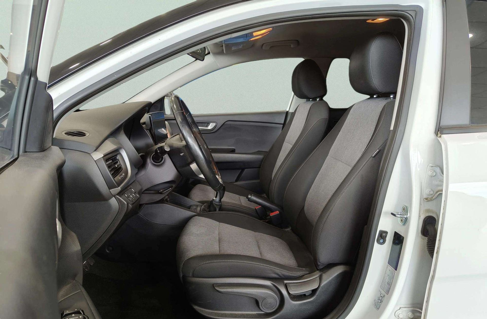 Kia Stonic 1.0 T-GDi MHEV Drive iMT - foto 10
