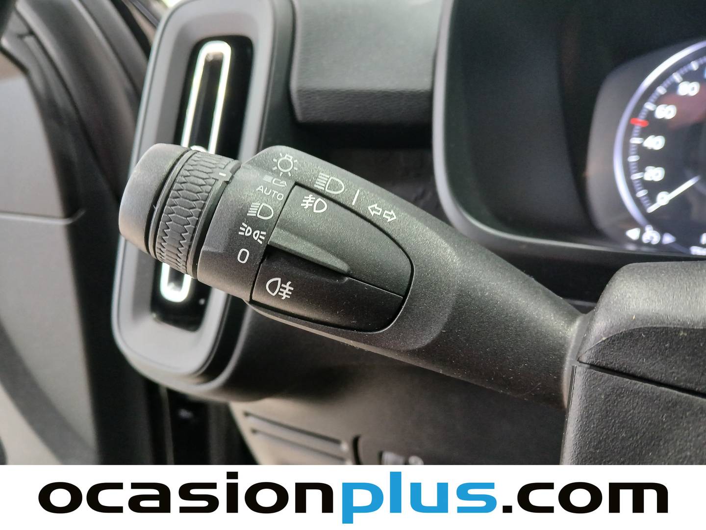 Volvo XC40 Volvo XC40 T2 Momentum Core (129 CV) seminuevo