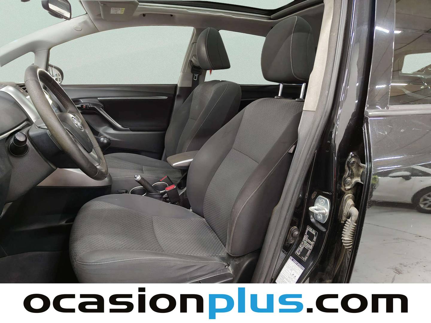 Foto asientos delanteros Toyota Verso Toyota Verso 120D Comfort (124 CV)