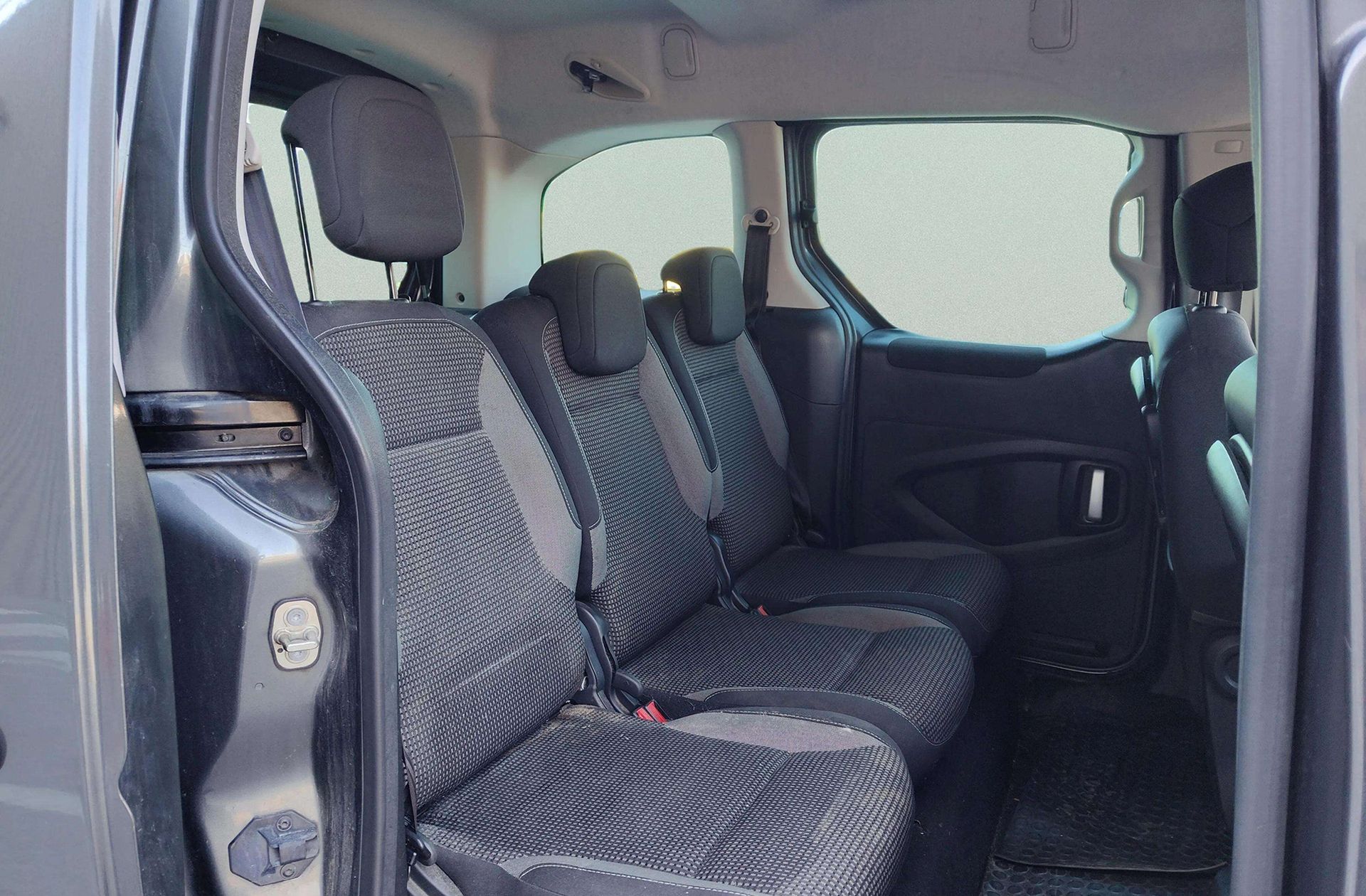 Peugeot Partner Tepee BlueHDi 100 Outdoor - foto 16