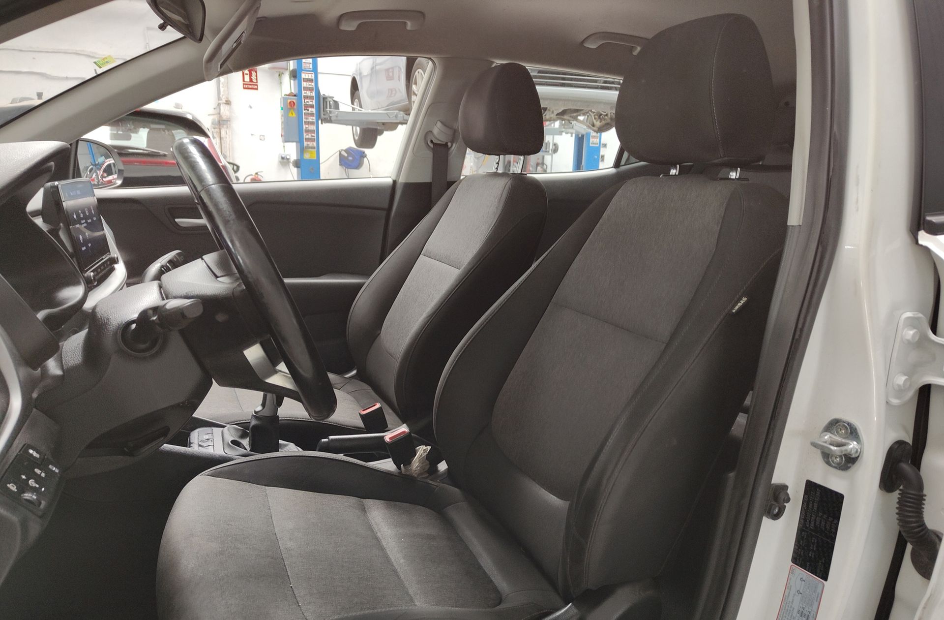 Kia Stonic 1.0 T-GDi MHEV iMT Concept - foto 9