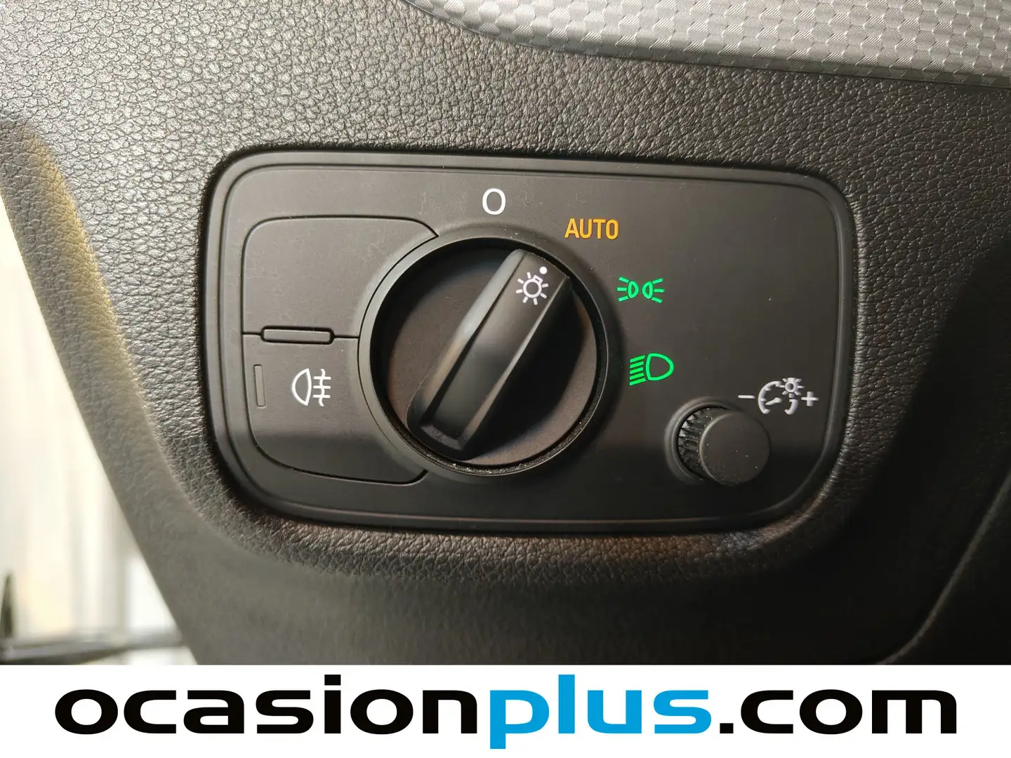 Foto Audi Q2 Audi Q2 Advanced 30 TDI  (116 CV)