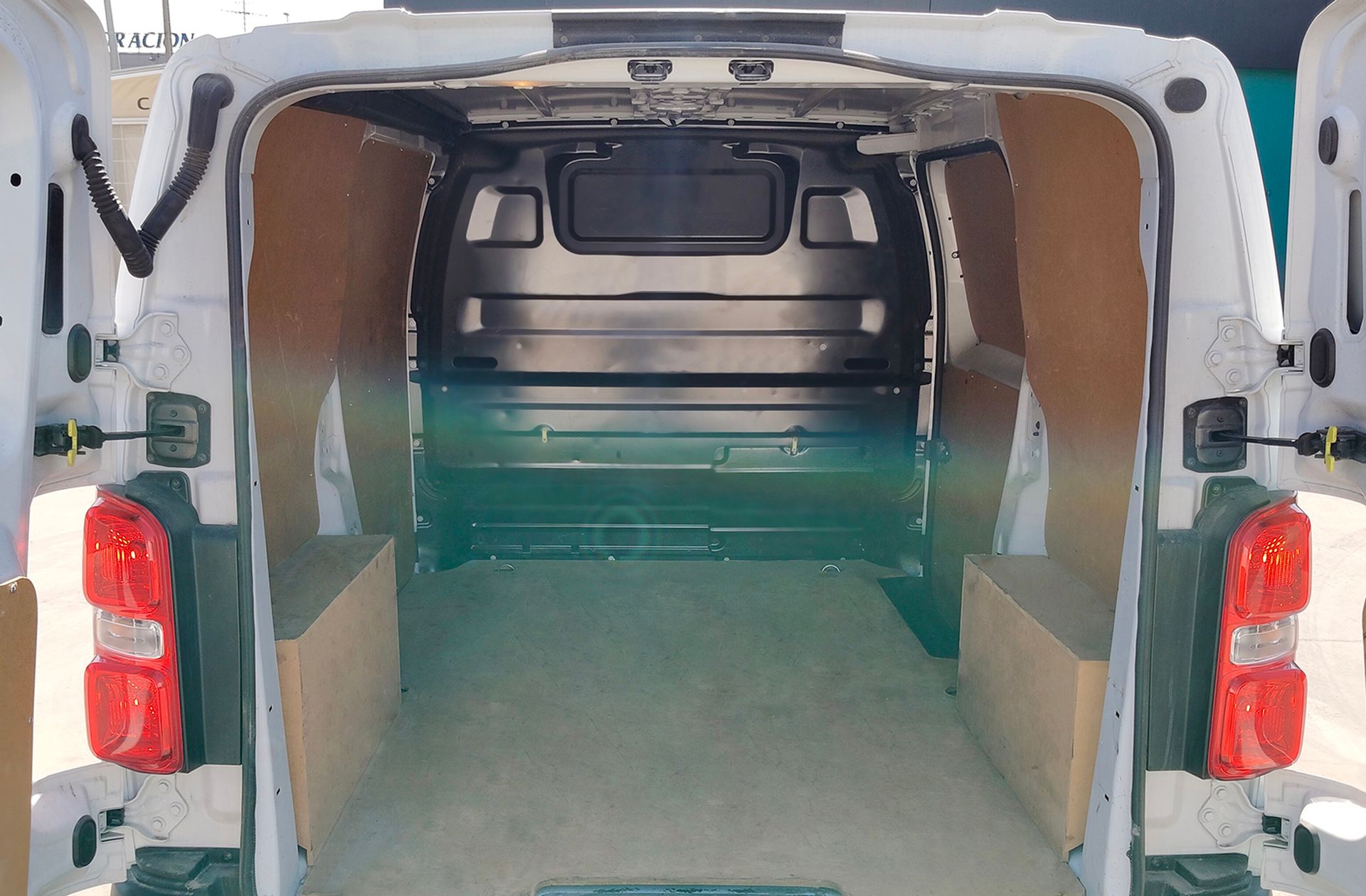 Opel Vivaro Furgon BlueHDi 120 - foto 14