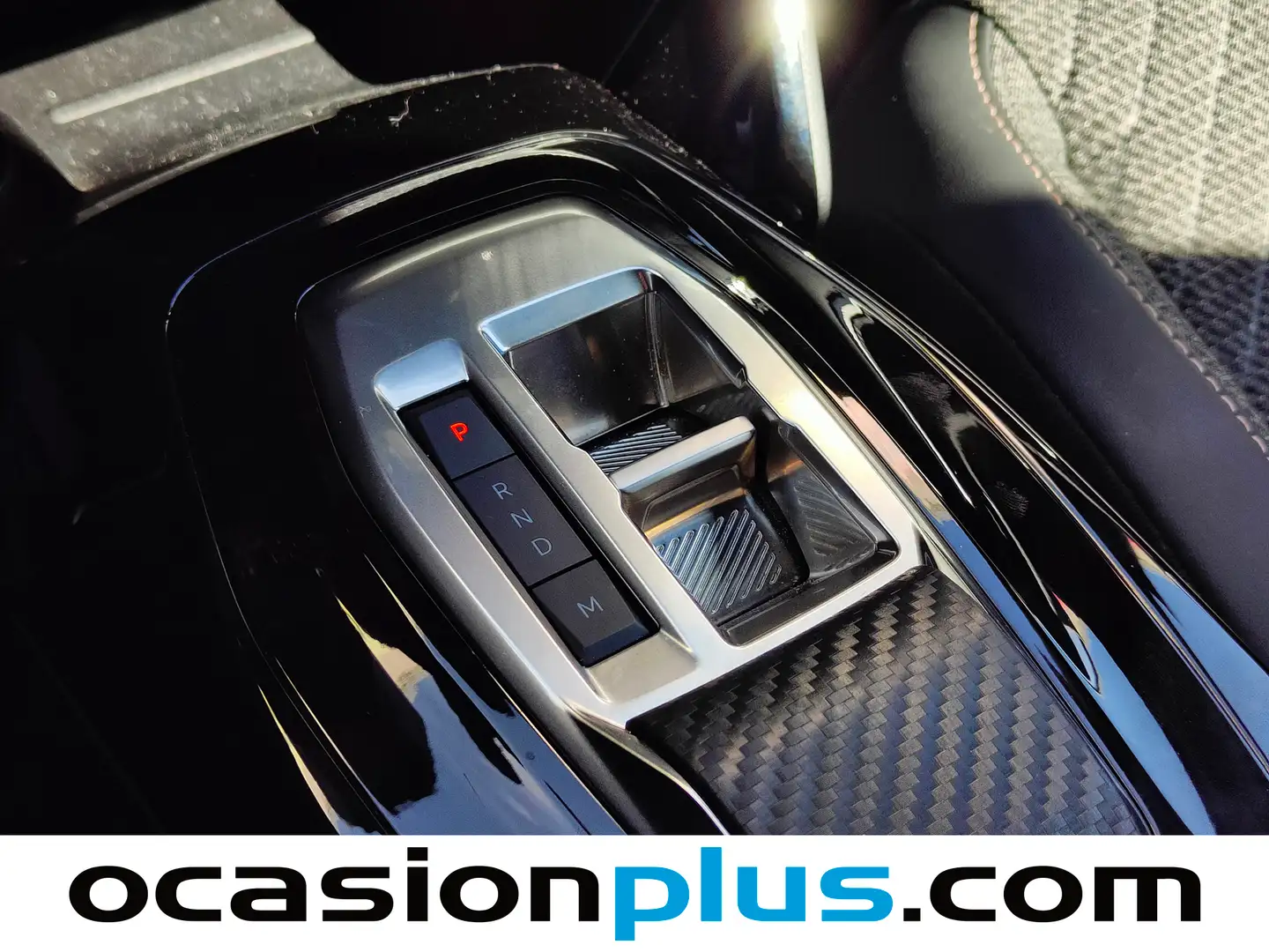 Foto Peugeot 2008 Peugeot 2008 Allure Hybrid eDCS6 (136 CV)