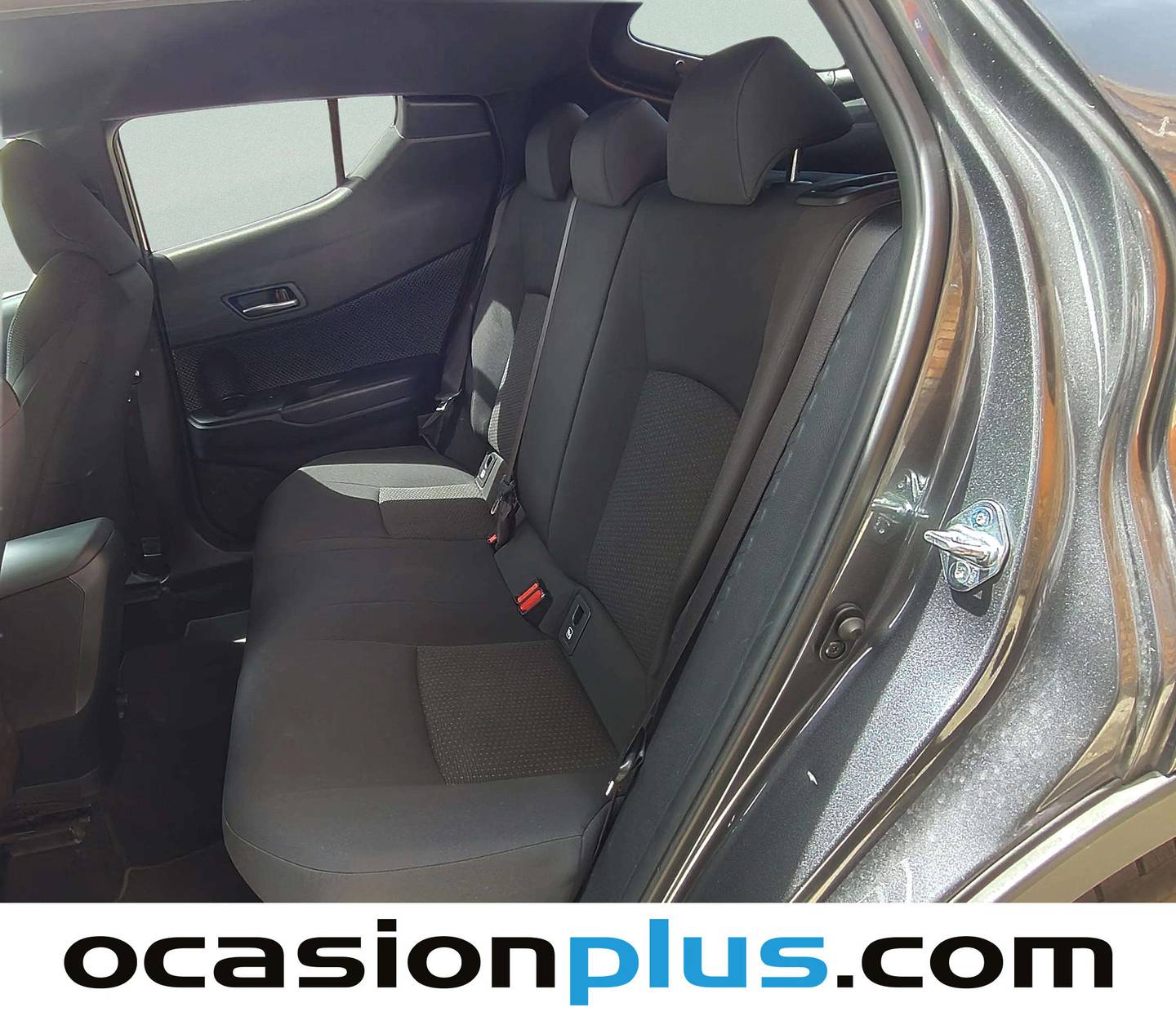 Foto asientos traseros Toyota C-HR Toyota C-HR 1.8 125H Advance Pack Plus (122 CV)