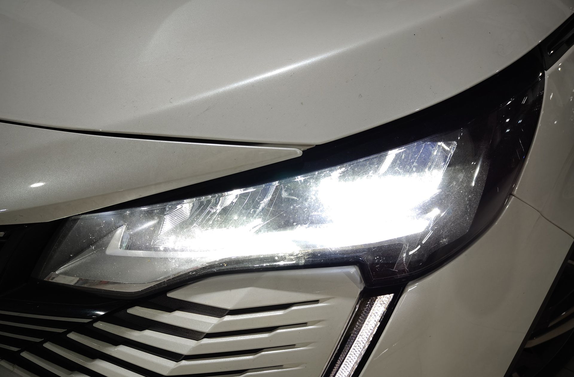 Peugeot 3008 300 Allure Pack e-EAT8 - foto 14