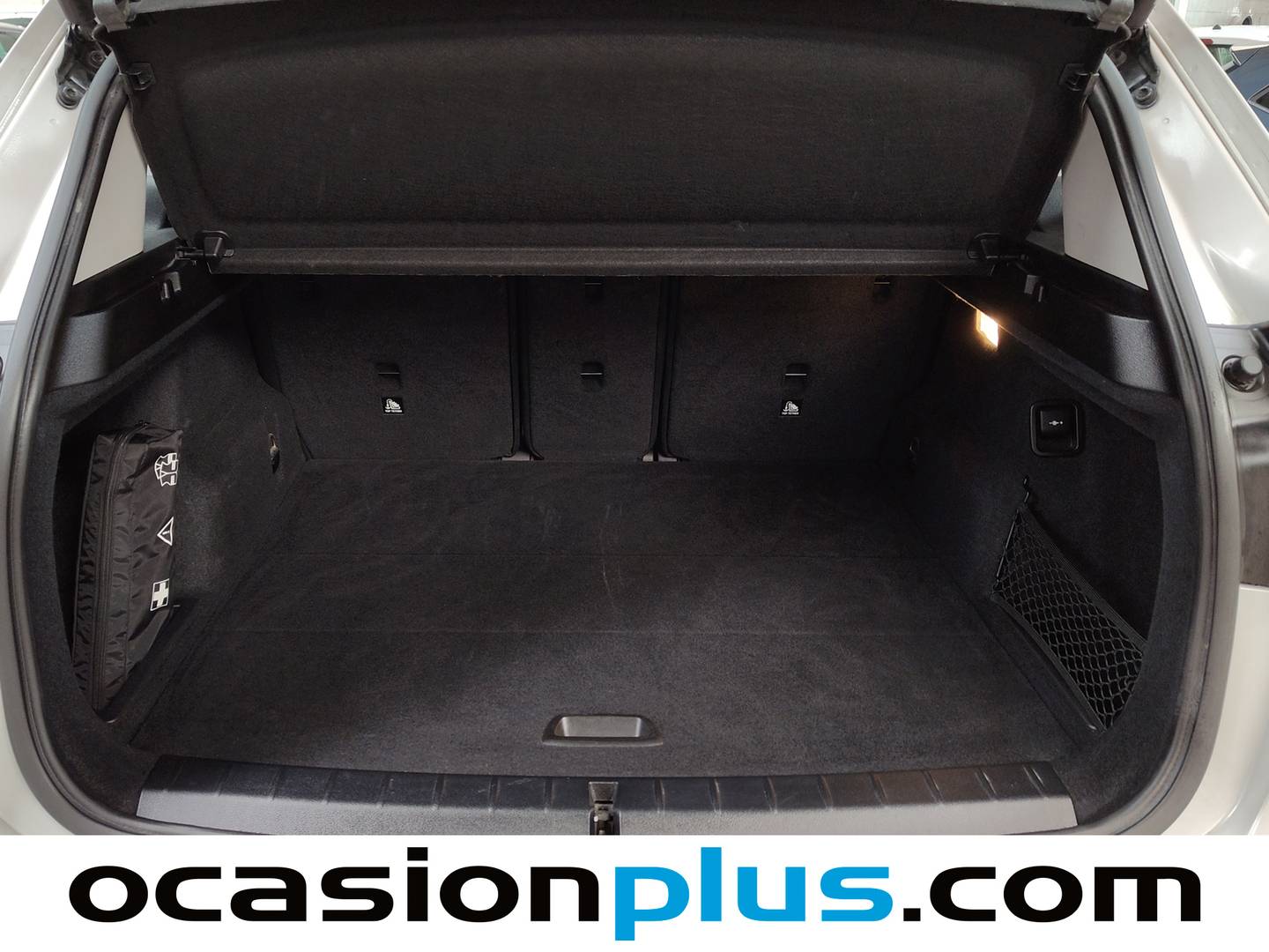 Fotos maletero BMW X1 BMW X1 sDrive18i (140 CV)