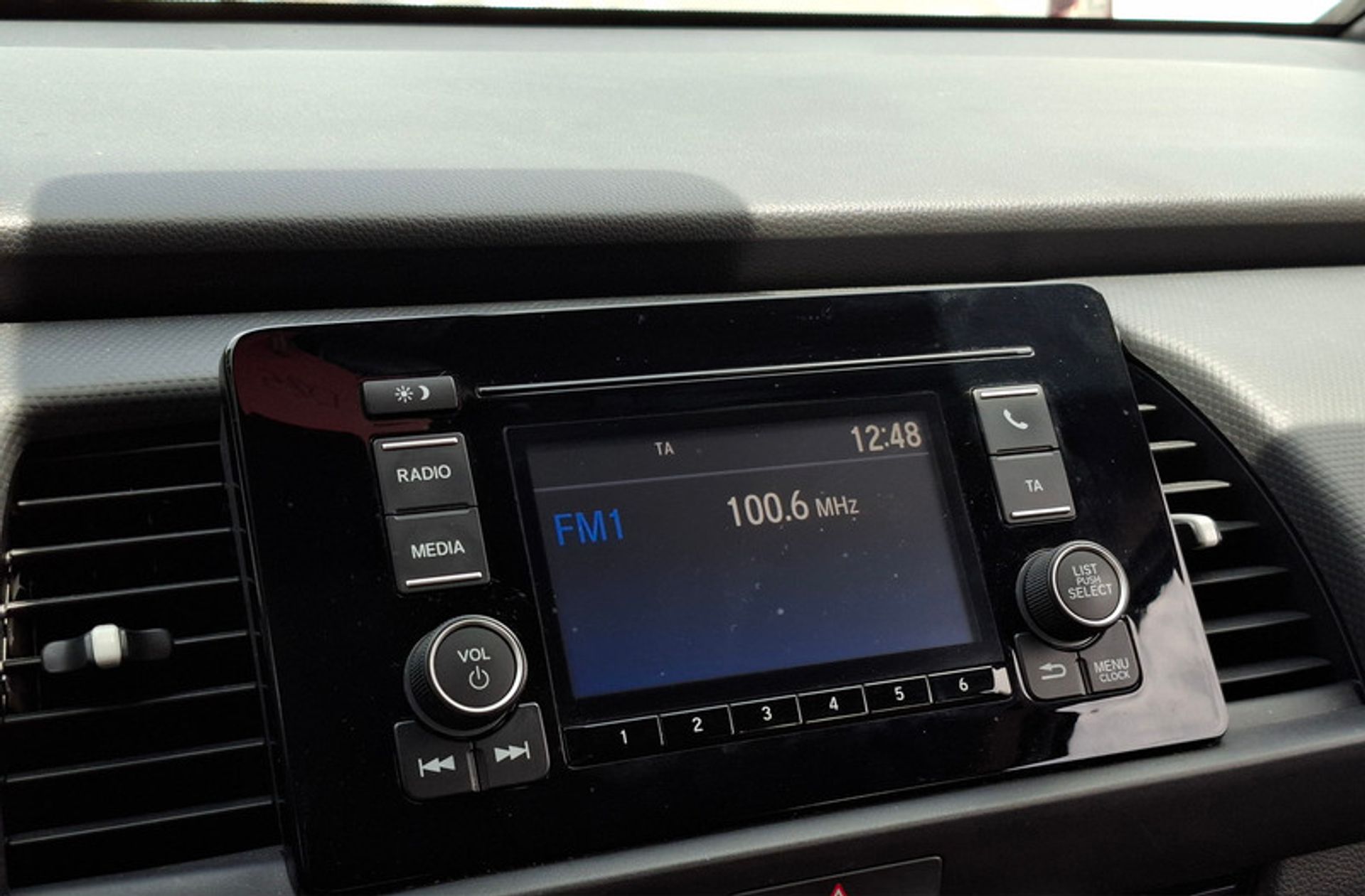 Honda Jazz 1.5 i-MMD Comfort - foto 31