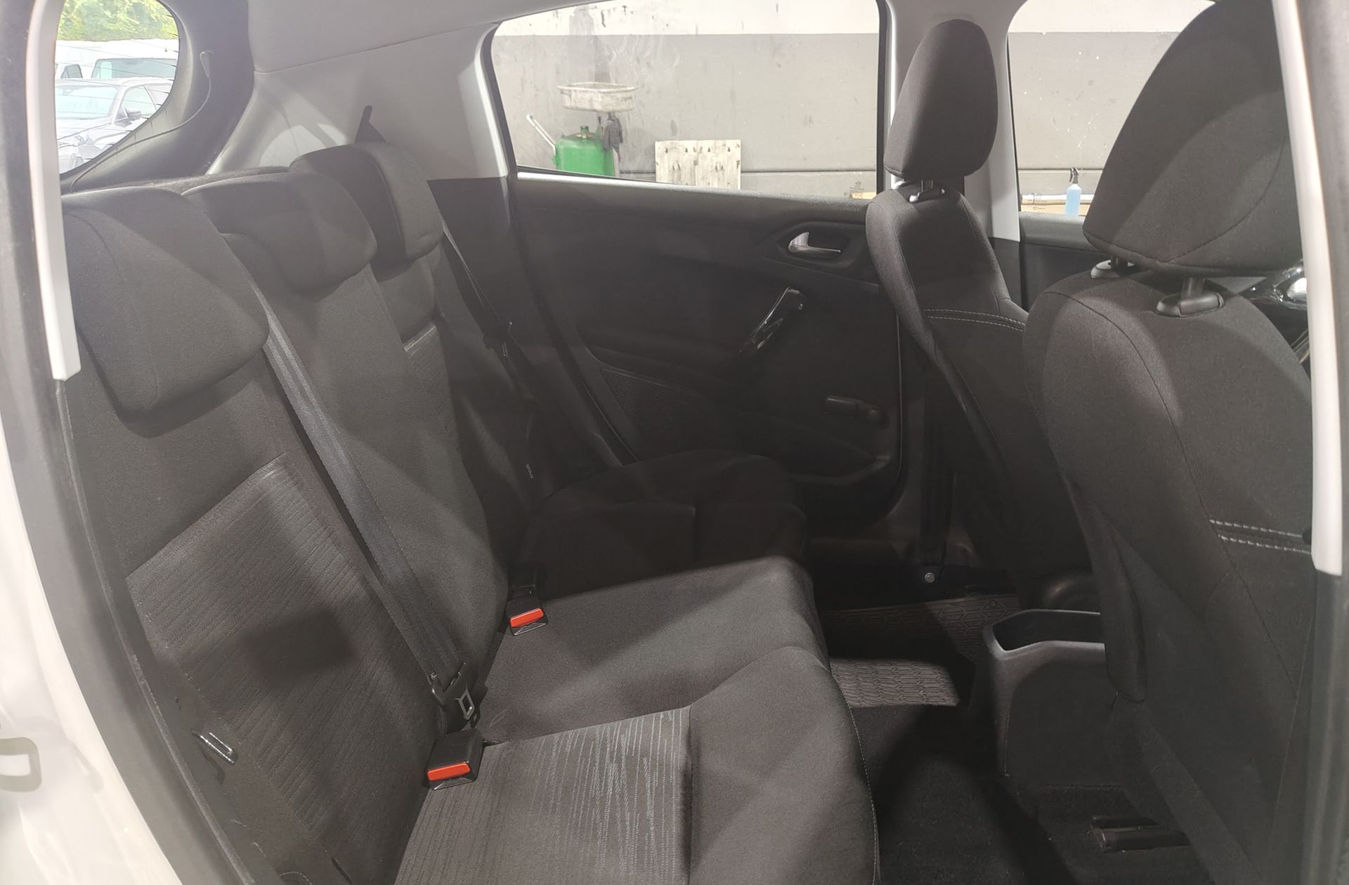Peugeot 208 1.4 HDi Business Line - foto 13