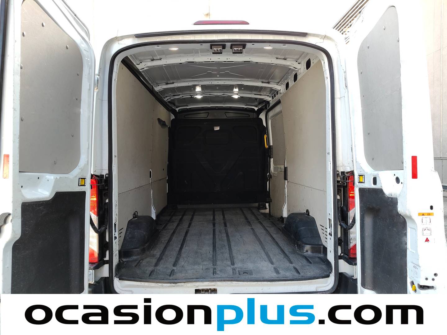 Foto asientos traseros Ford Transit Ford Transit Furgon 350 L3H2 Trend RWD (130 CV)