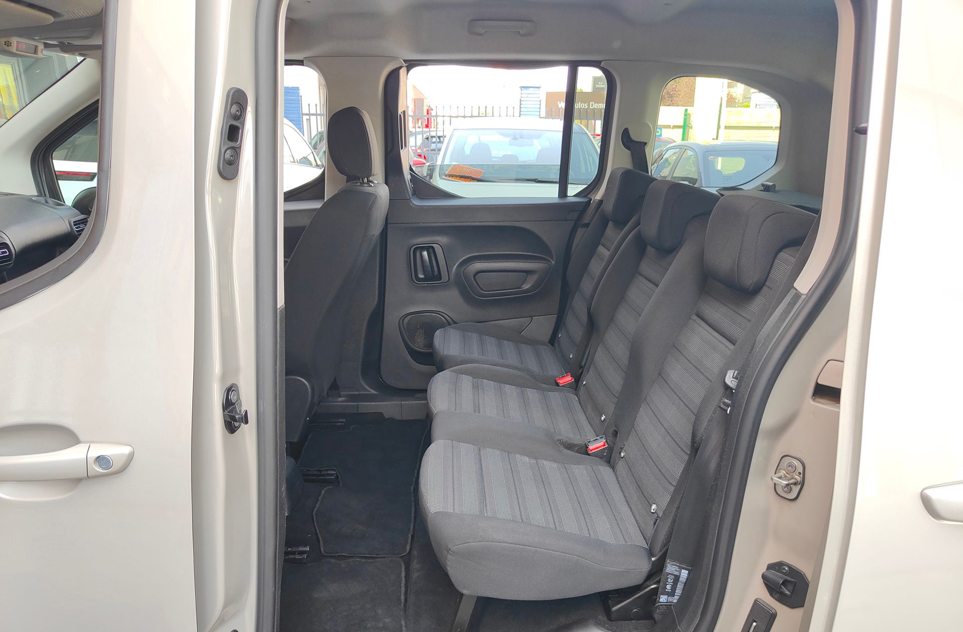 Opel Combo 1.5 TD Selective L - foto 10