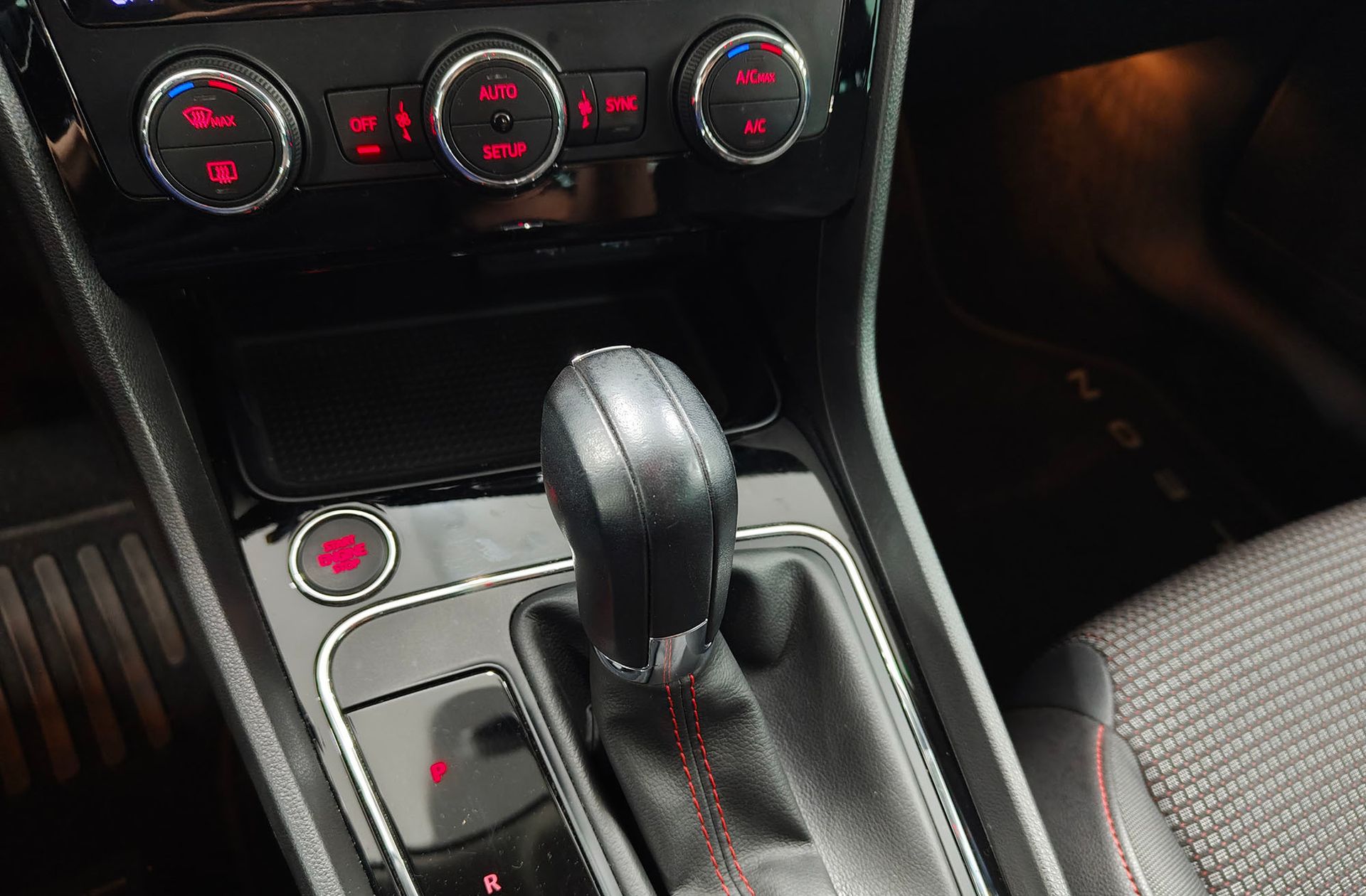 SEAT León 2.0 TSI FR Edition Plus DSG - foto 5