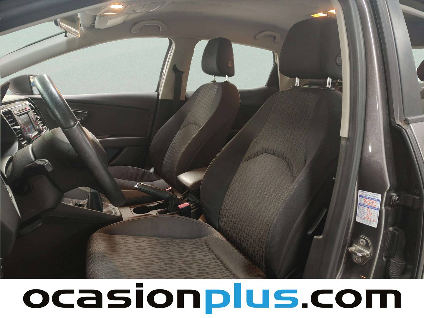 Foto asientos delanteros Seat León SEAT León 1.6 TDI S&S Style (105 CV)