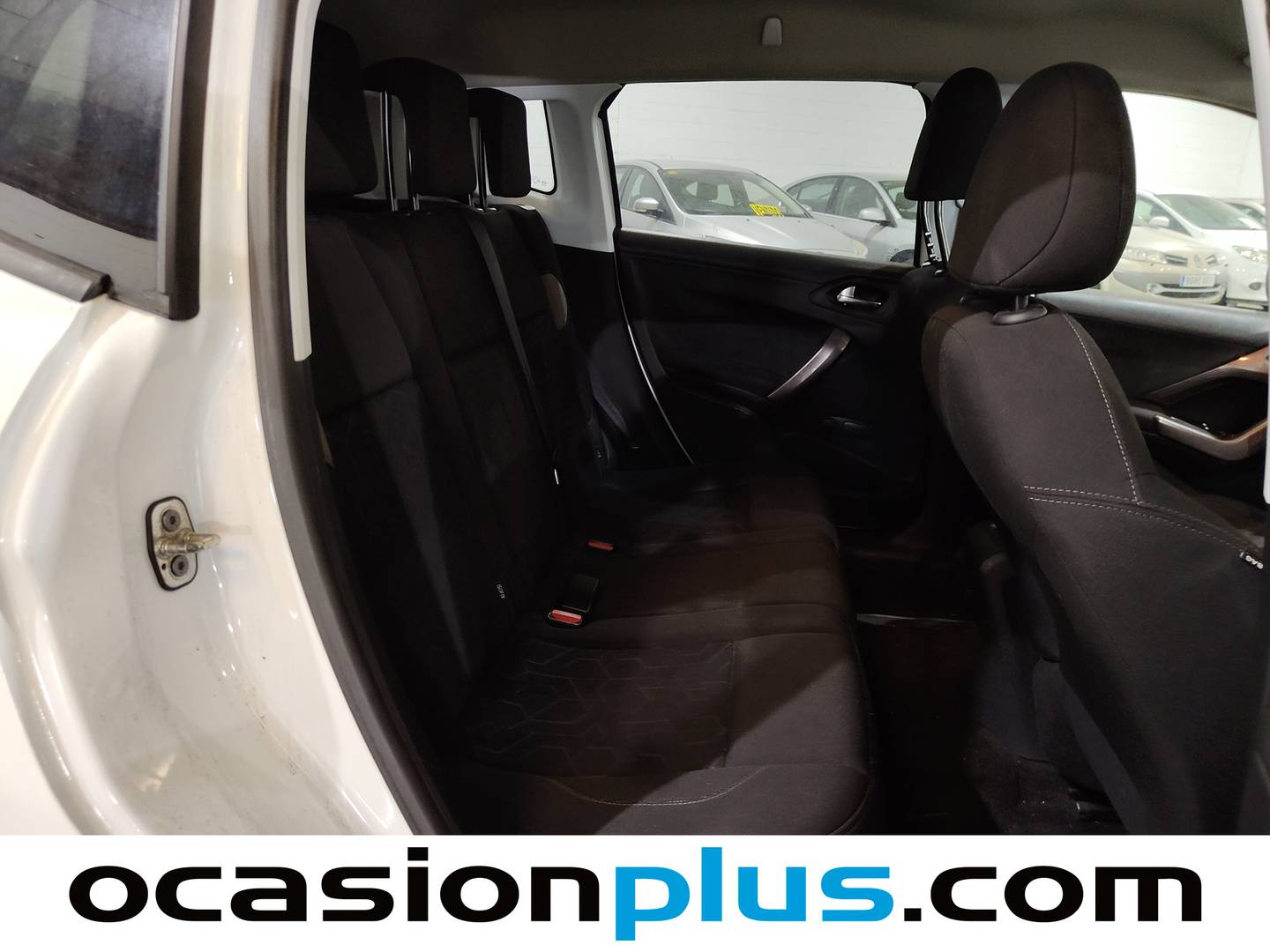 Foto asientos traseros Peugeot 2008 Peugeot 2008 VTI 82 Style (82 CV)