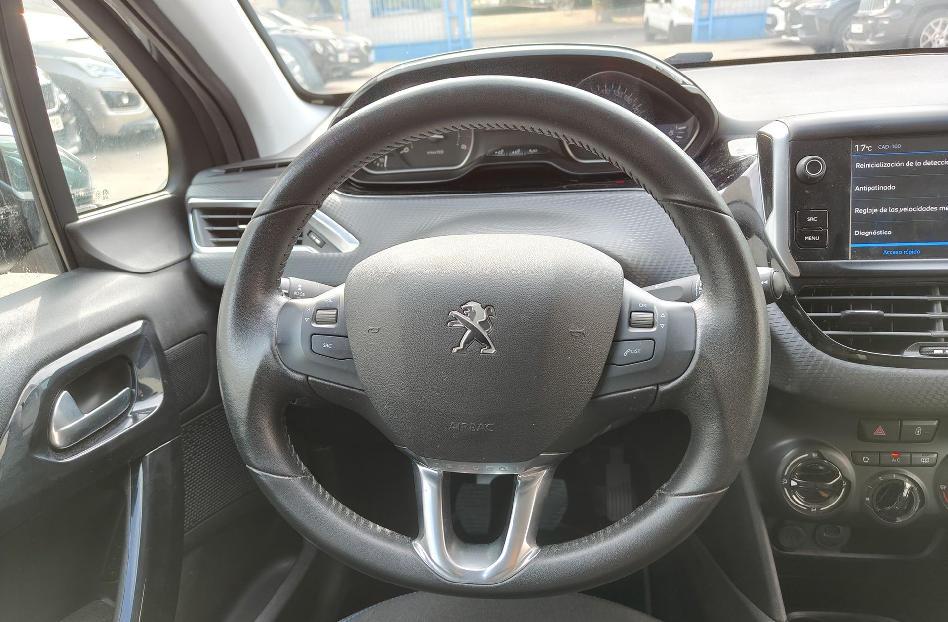 Peugeot 208 PureTech Signature - foto 17
