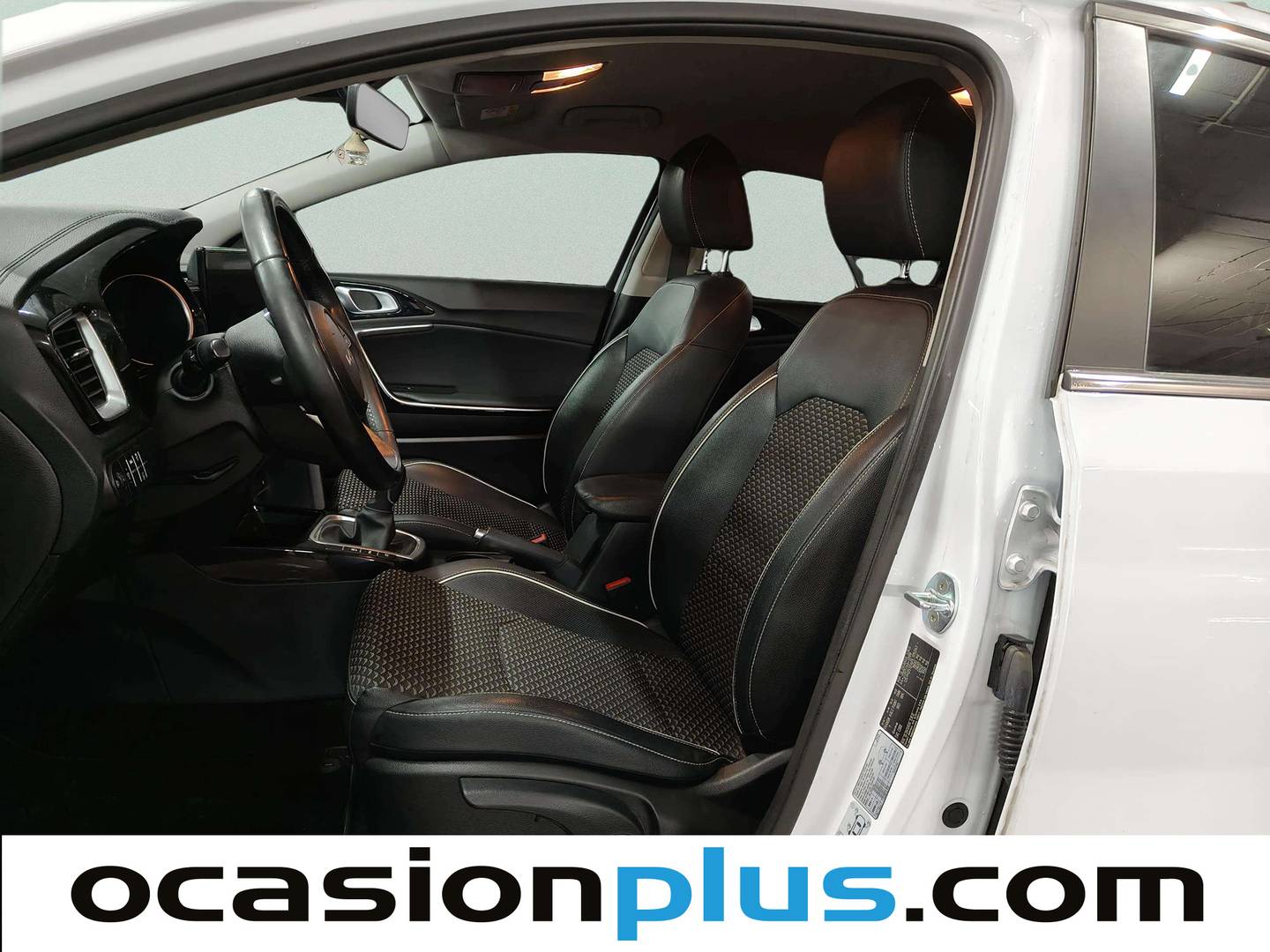 Foto asientos delanteros KIA Ceed KIA Ceed 1.0 T-GDi Tech (100 CV)