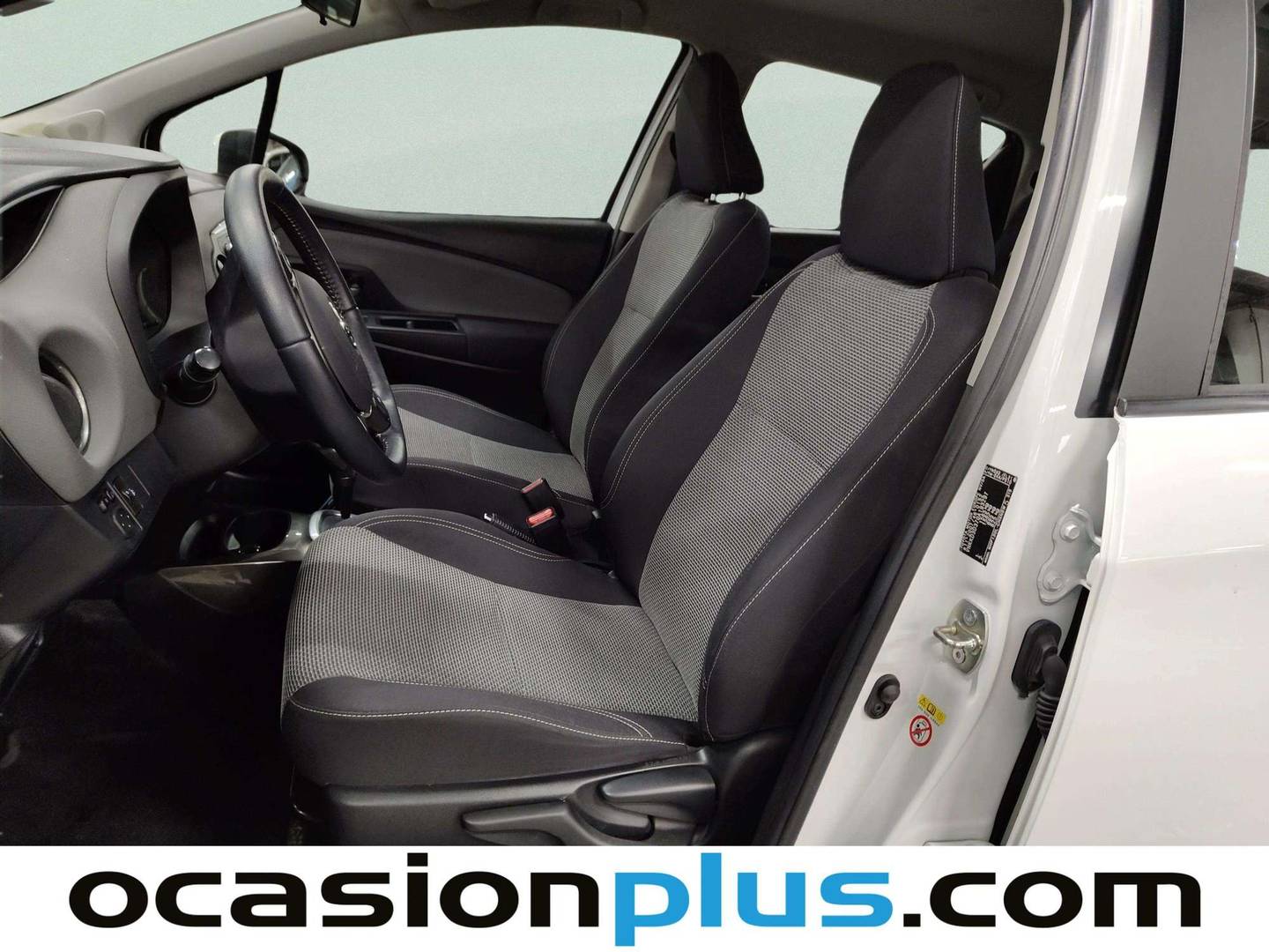 Foto asientos delanteros Toyota Yaris Toyota Yaris 1.5 Hybrid Active (100 CV)