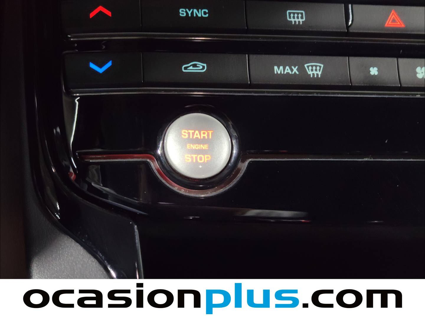 Foto Jaguar XE Jaguar XE 2.0 Diesel Pure RWD Auto (180 CV)