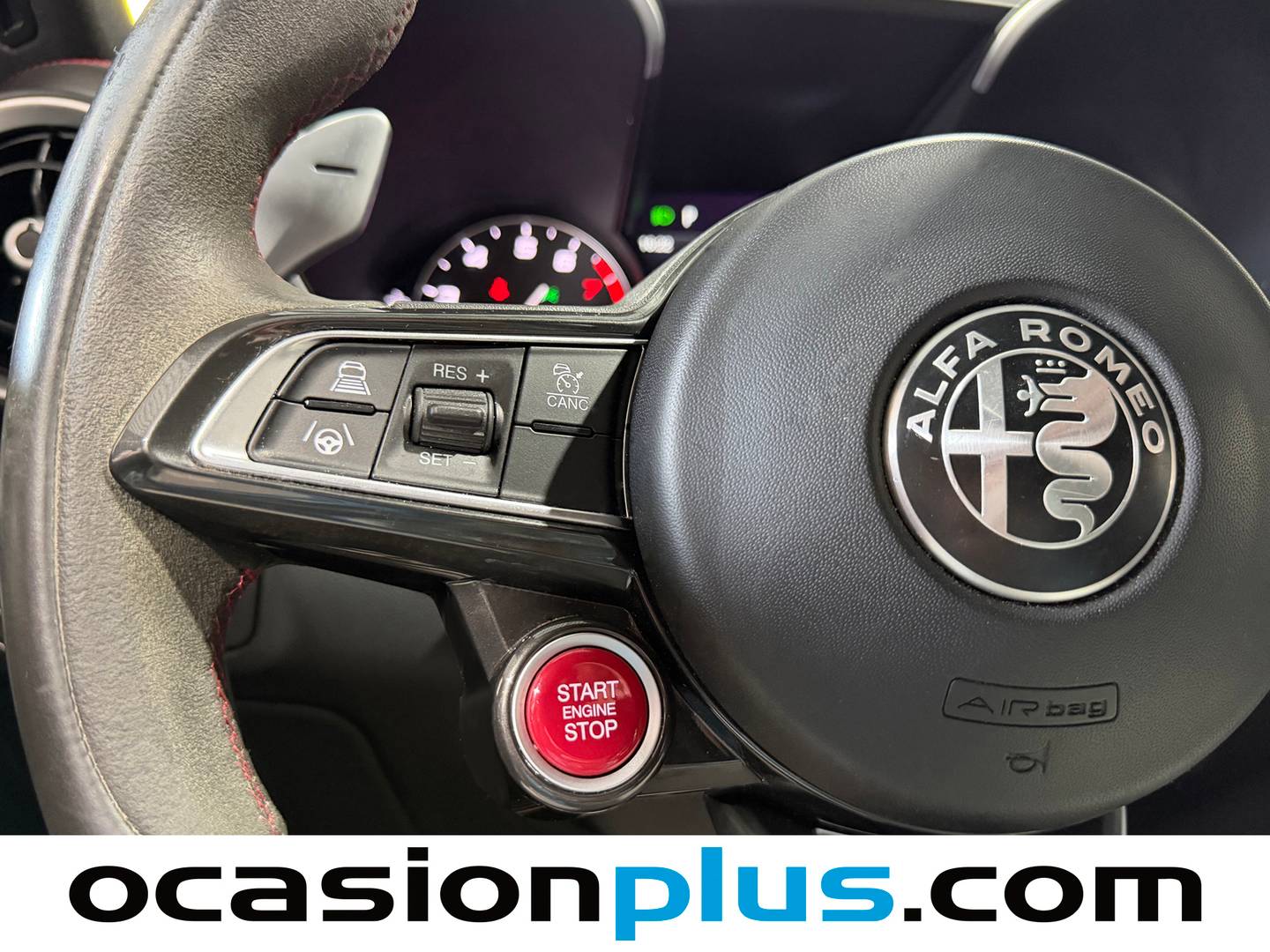 Alfa Romeo Giulia Alfa Romeo Giulia 2.9T V6 Quadrifoglio AT (510 CV) seminuevo