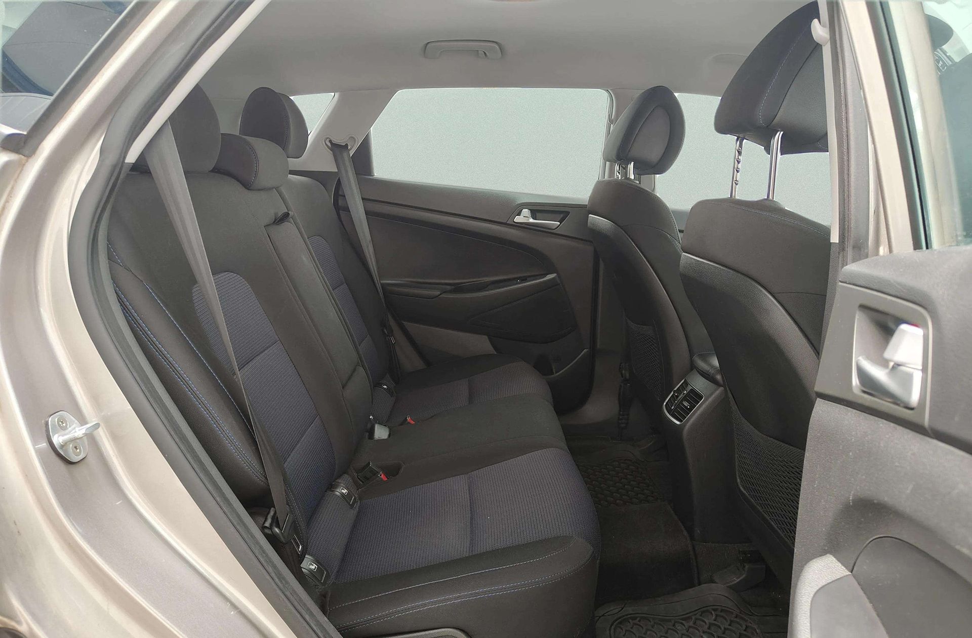 Hyundai Tucson 1.6 GDI BlueDrive 25 Aniversario 4x2 - foto 14