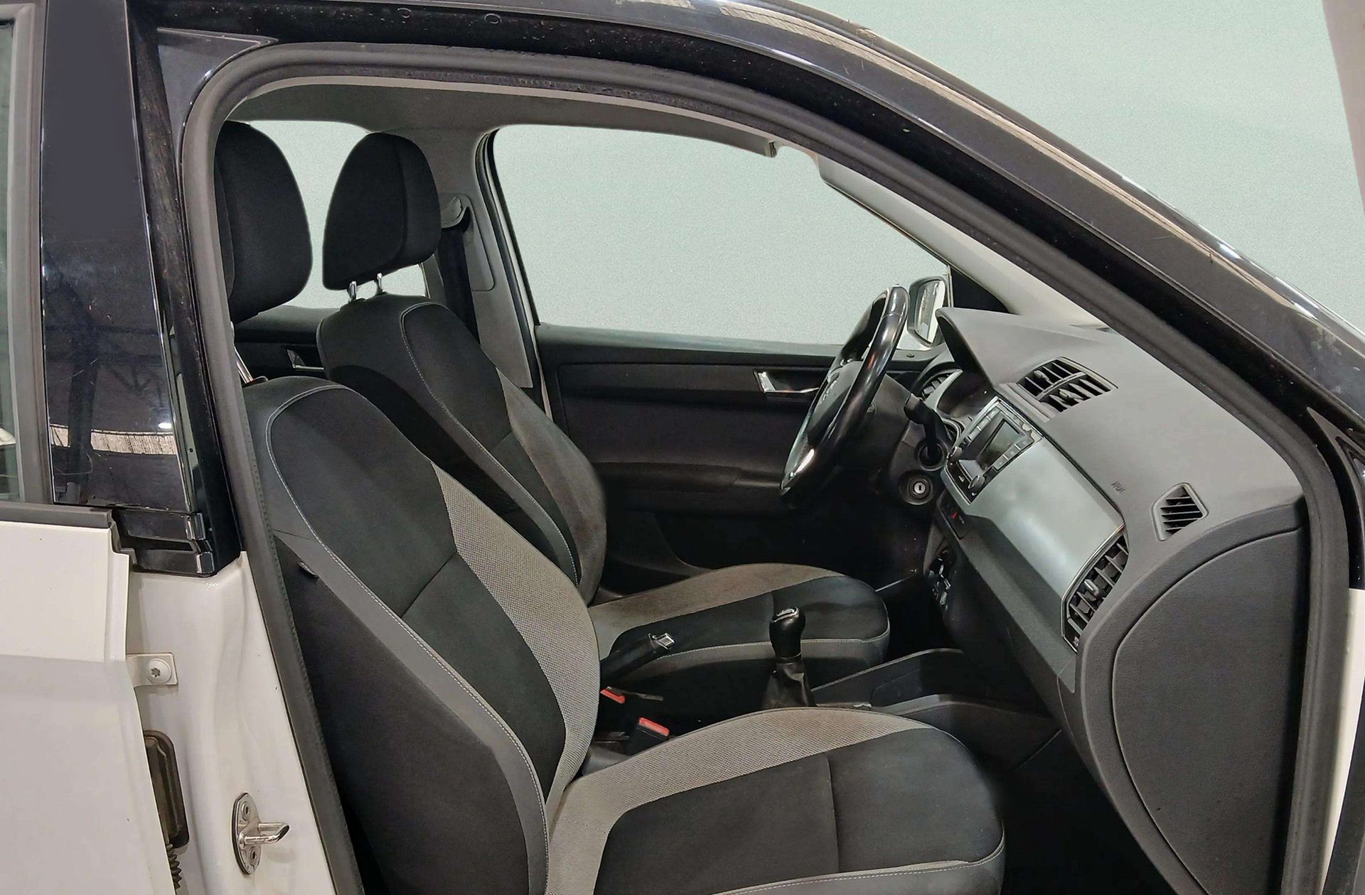 Škoda Fabia 1.4 TDI Business - foto 13