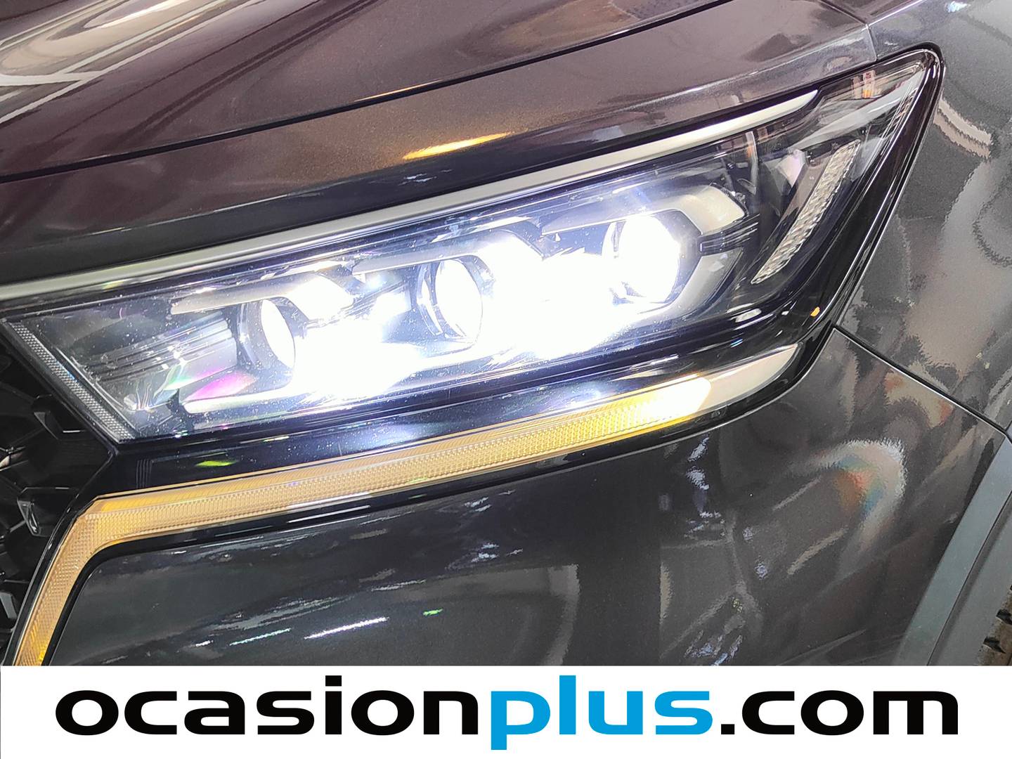 Accesorios del KIA Sorento KIA Sorento 1.6 T-GDi HEV Emotion 4x2 (Pack Luxury) Auto (230 CV) 7 Plazas