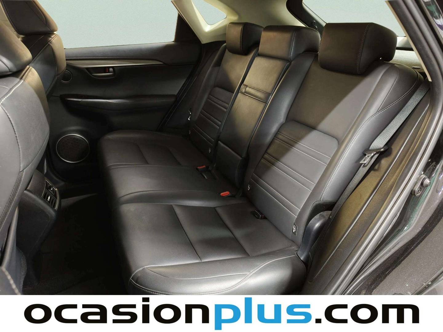 Foto asientos traseros Lexus NX Lexus NX 300h Executive Tecno 4WD (197 CV)