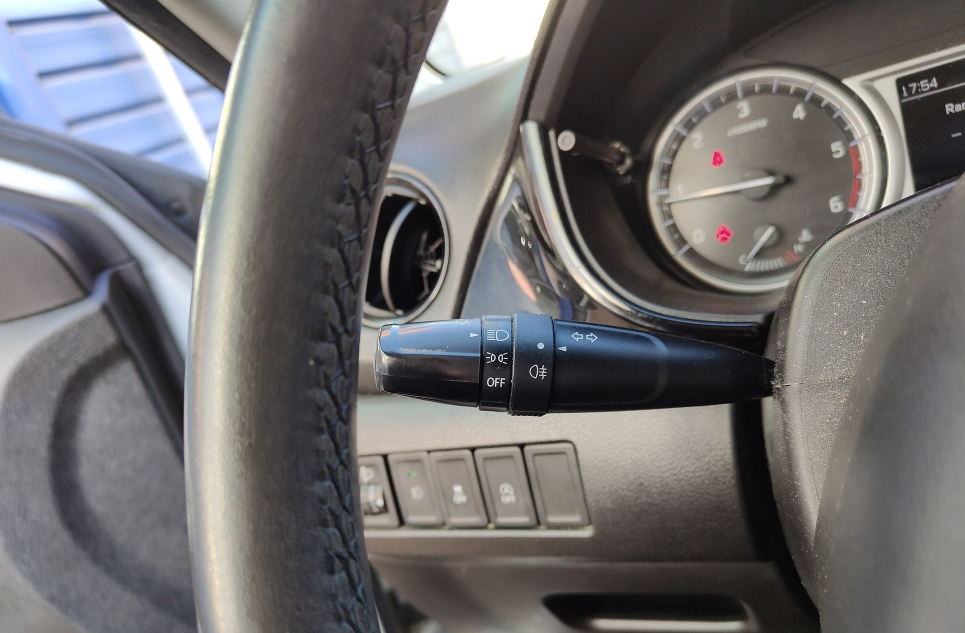 Suzuki Vitara 1.6 Ddis GLE - foto 21