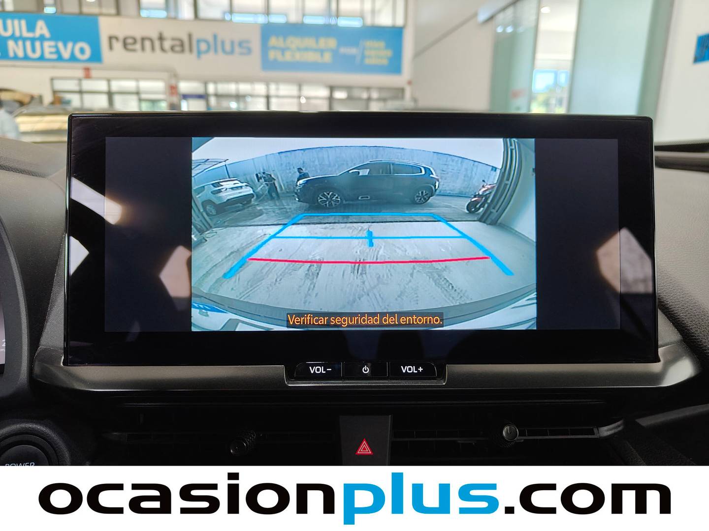 Equipamiento del Toyota C-HR Toyota C-HR 140H Advance (140 CV)