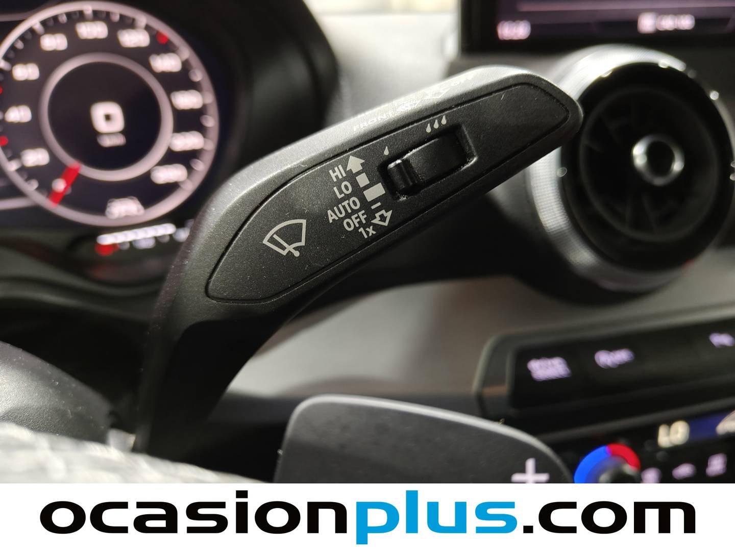 Foto Audi Q2 Audi Q2 Adrenalin 30 TDI (116 CV) S tronic Pack S-Line