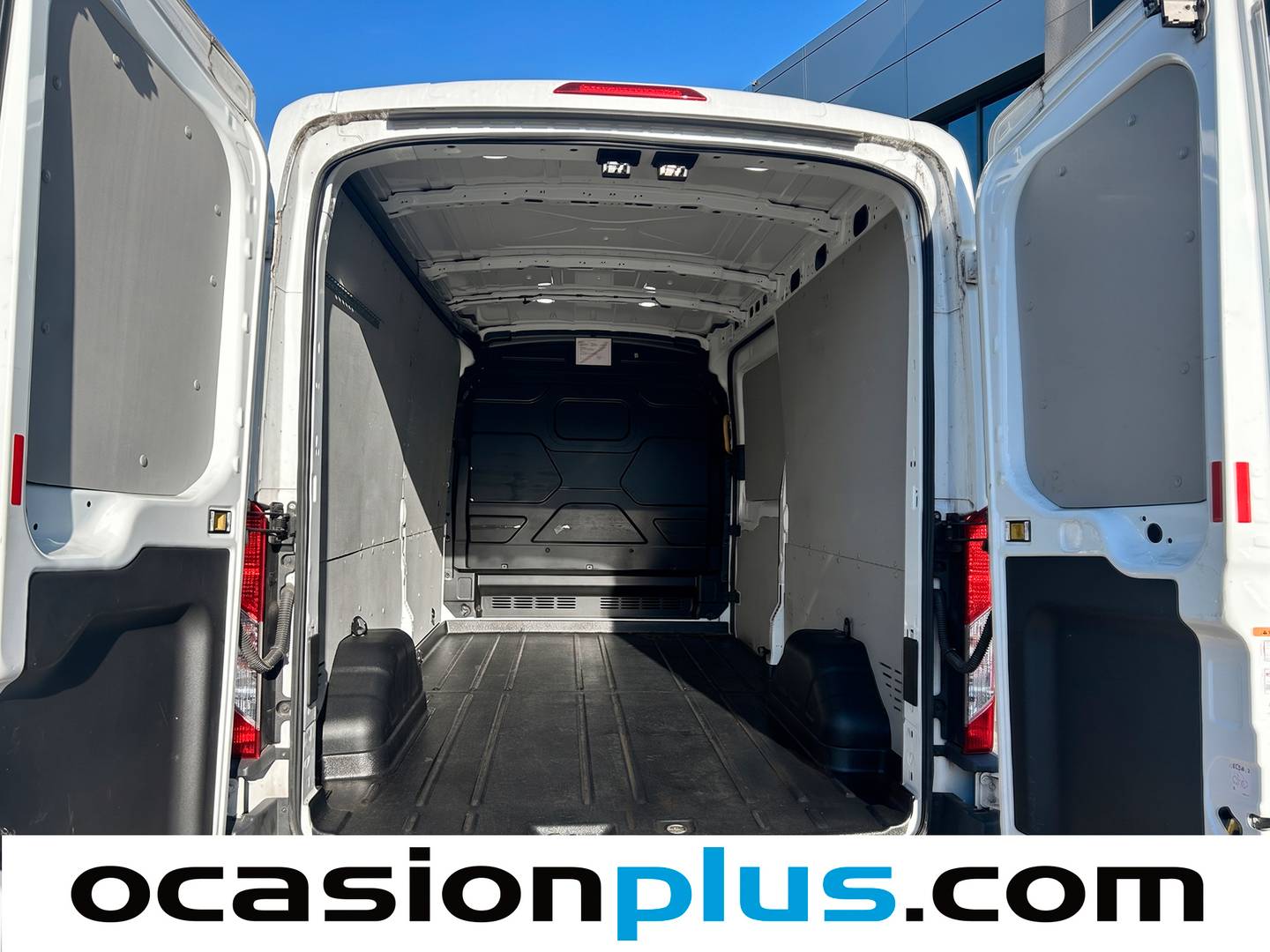 Foto asientos traseros Ford Transit Ford Transit Furgon 350 L3H2 Trend Delantera (130 CV)