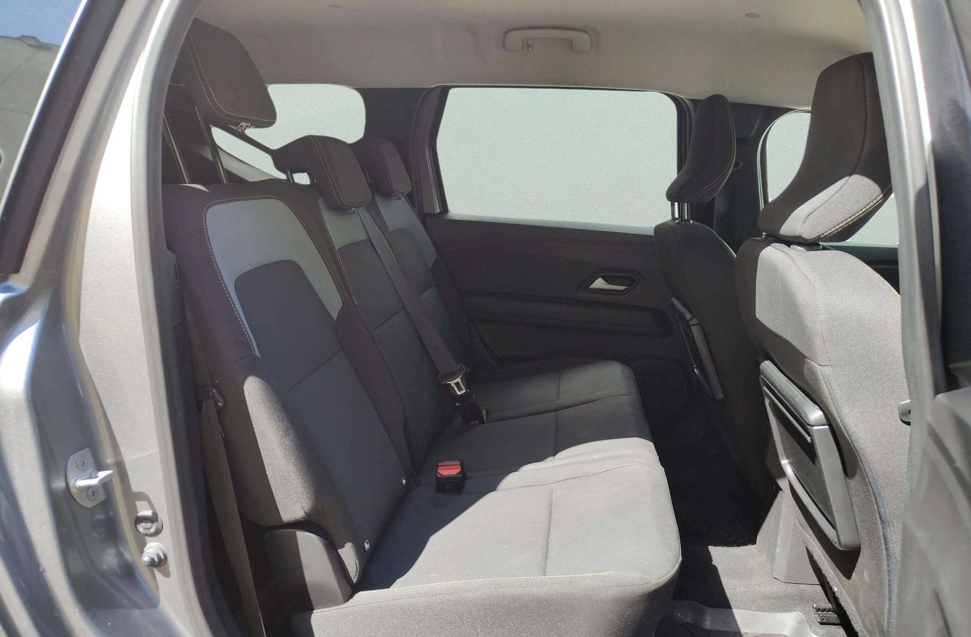 Dacia Jogger Extreme Hybrid 7 plazas - foto 17