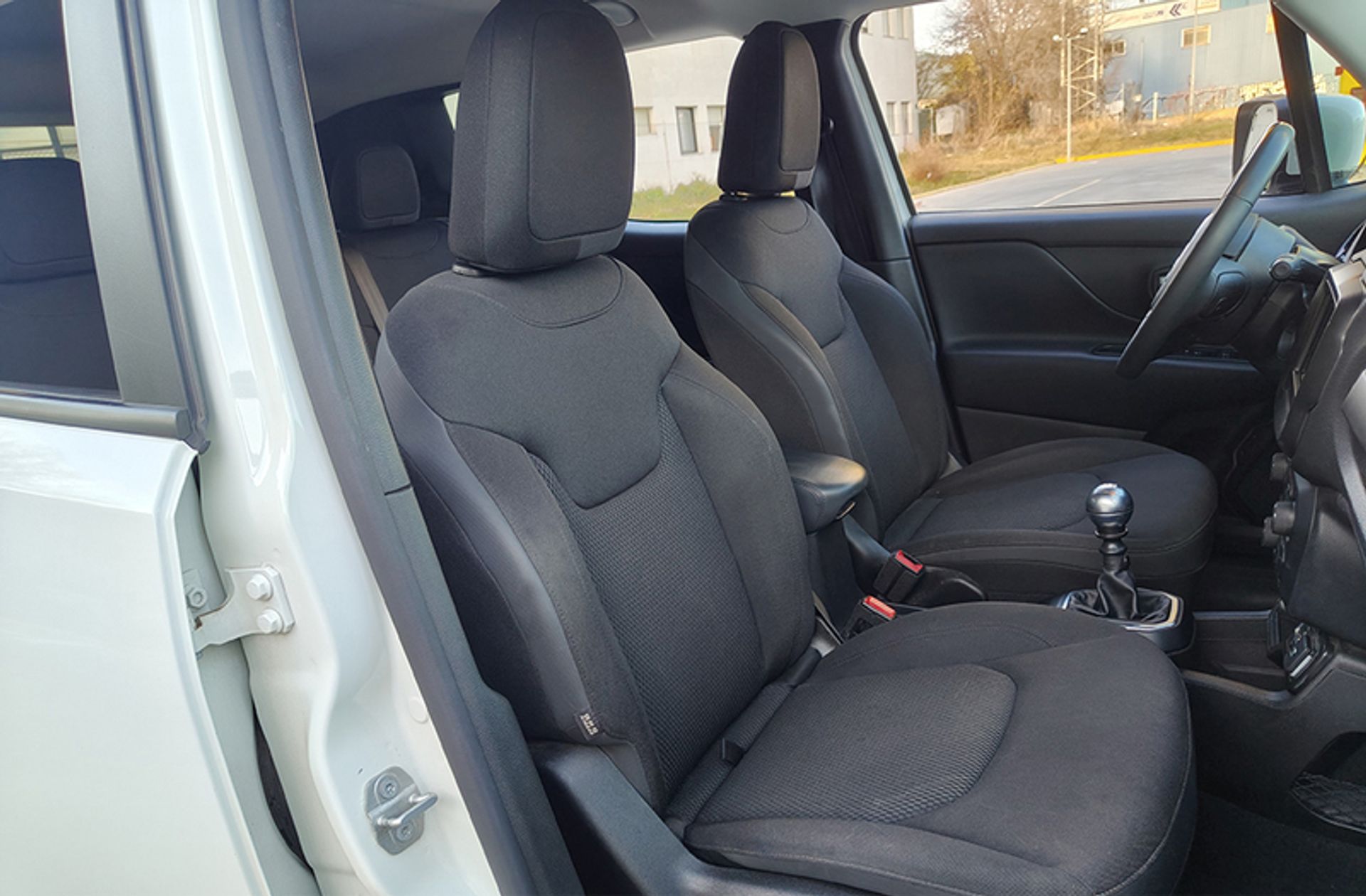 Jeep Renegade 1.0G Night Eagle II 4x2 - foto 11