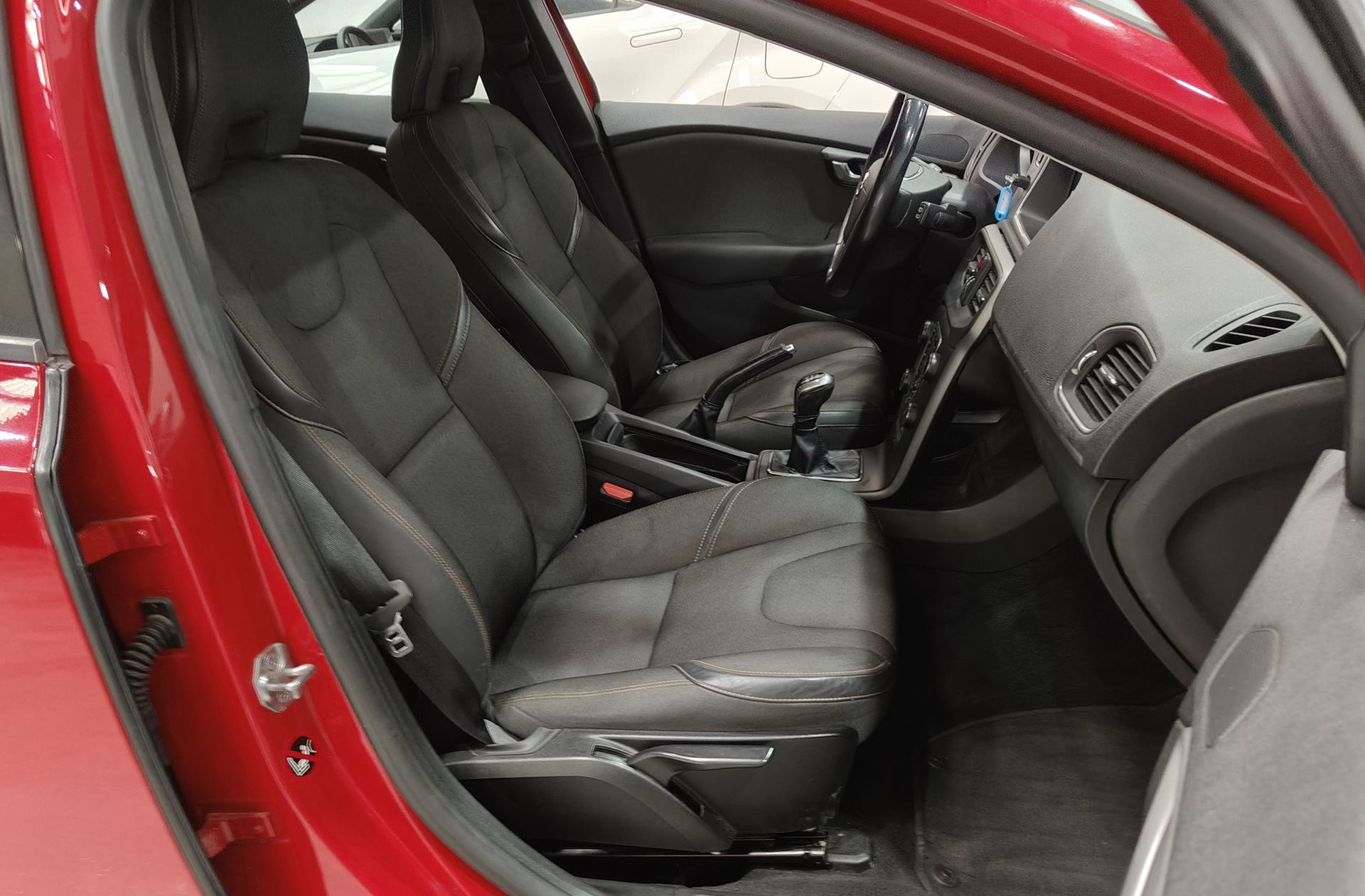 Volvo V40 D2 Momentum - foto 17