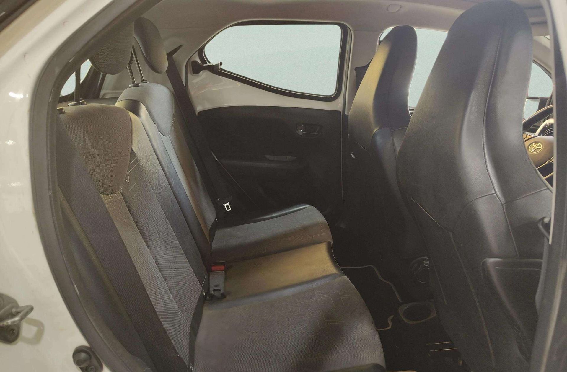 Toyota Aygo 1.0 x-sky - foto 16