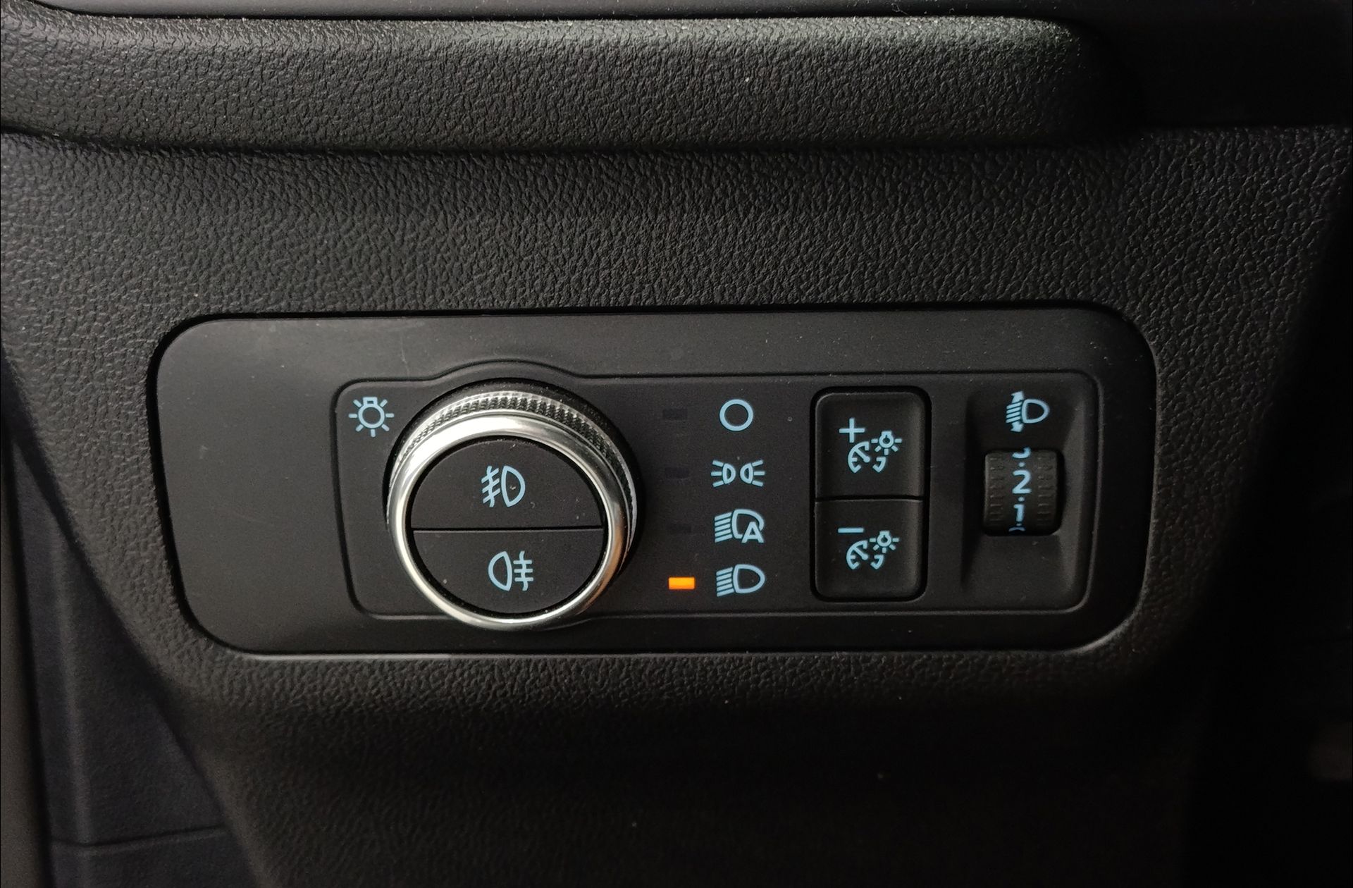 Ford Kuga 2.0 EcoBlue MHEV Titanium - foto 31