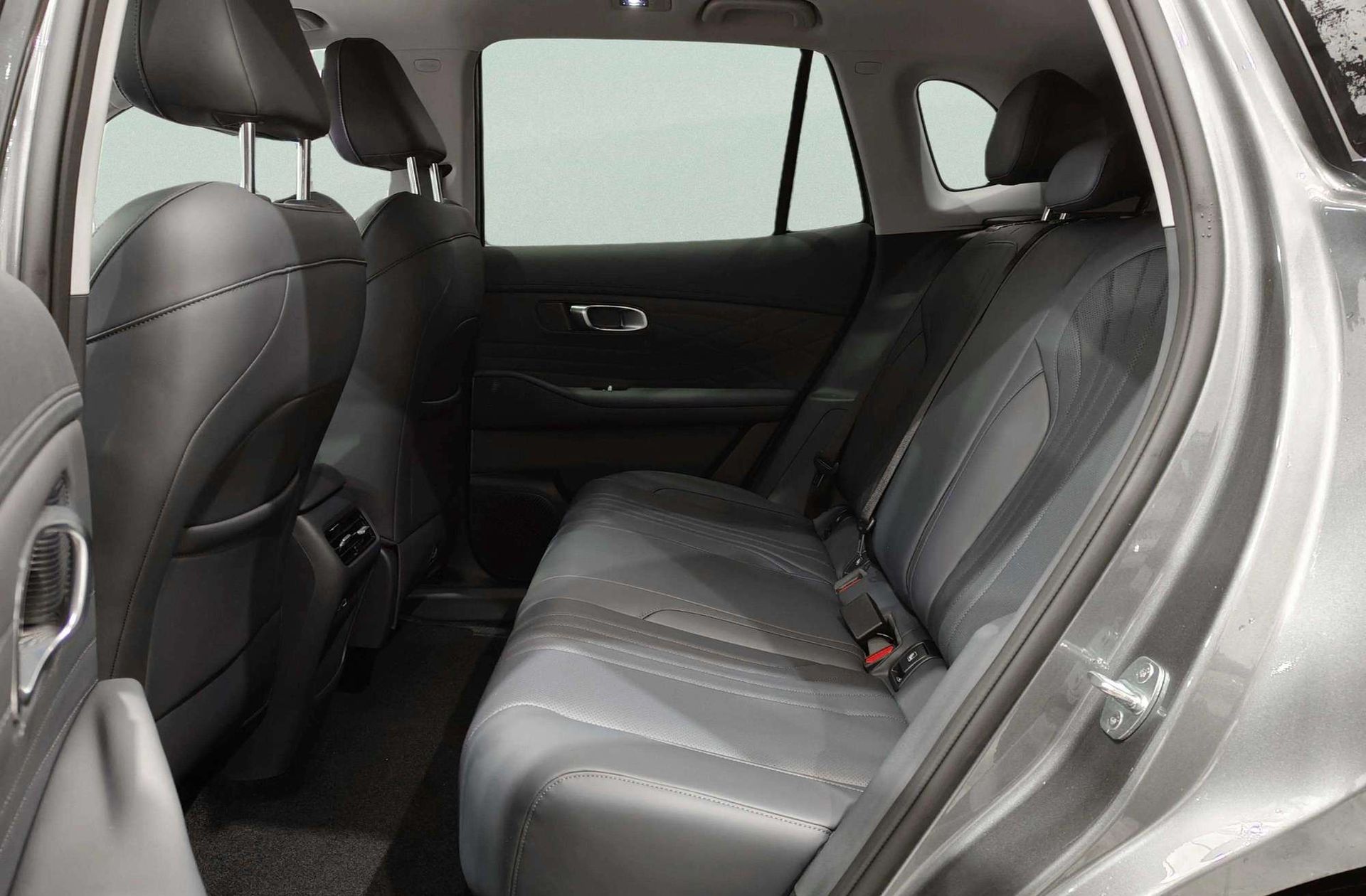Geely Starray EM-i 1.5 PHEV Pro - foto 18
