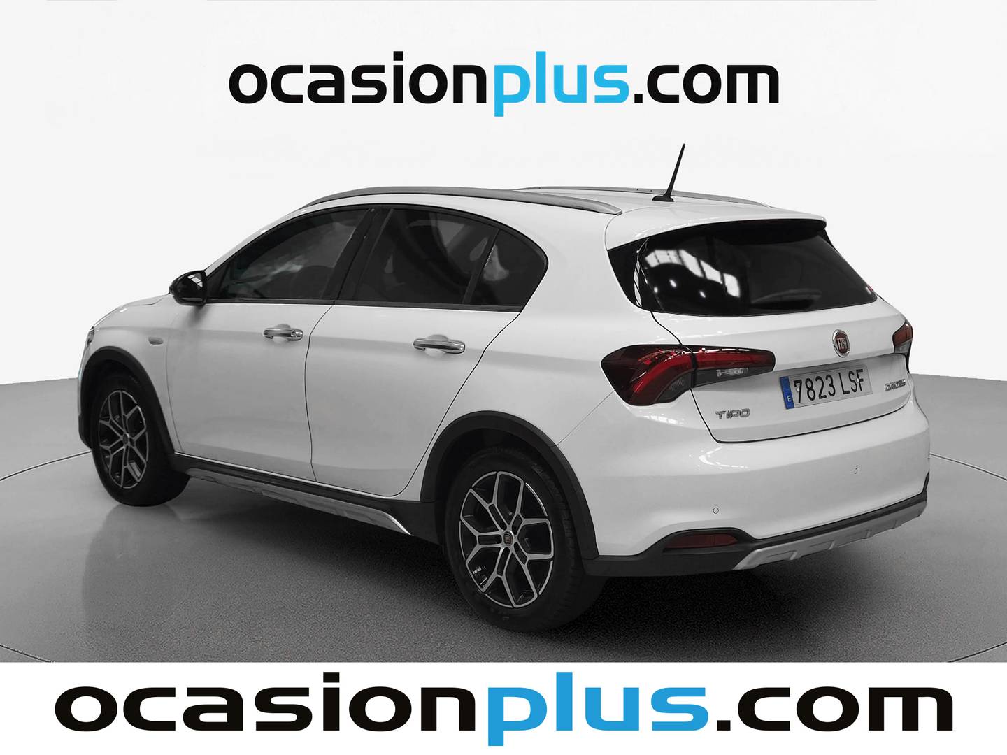 Foto delantera Fiat Tipo Fiat Tipo 1.0 Cross (100 CV) derecha