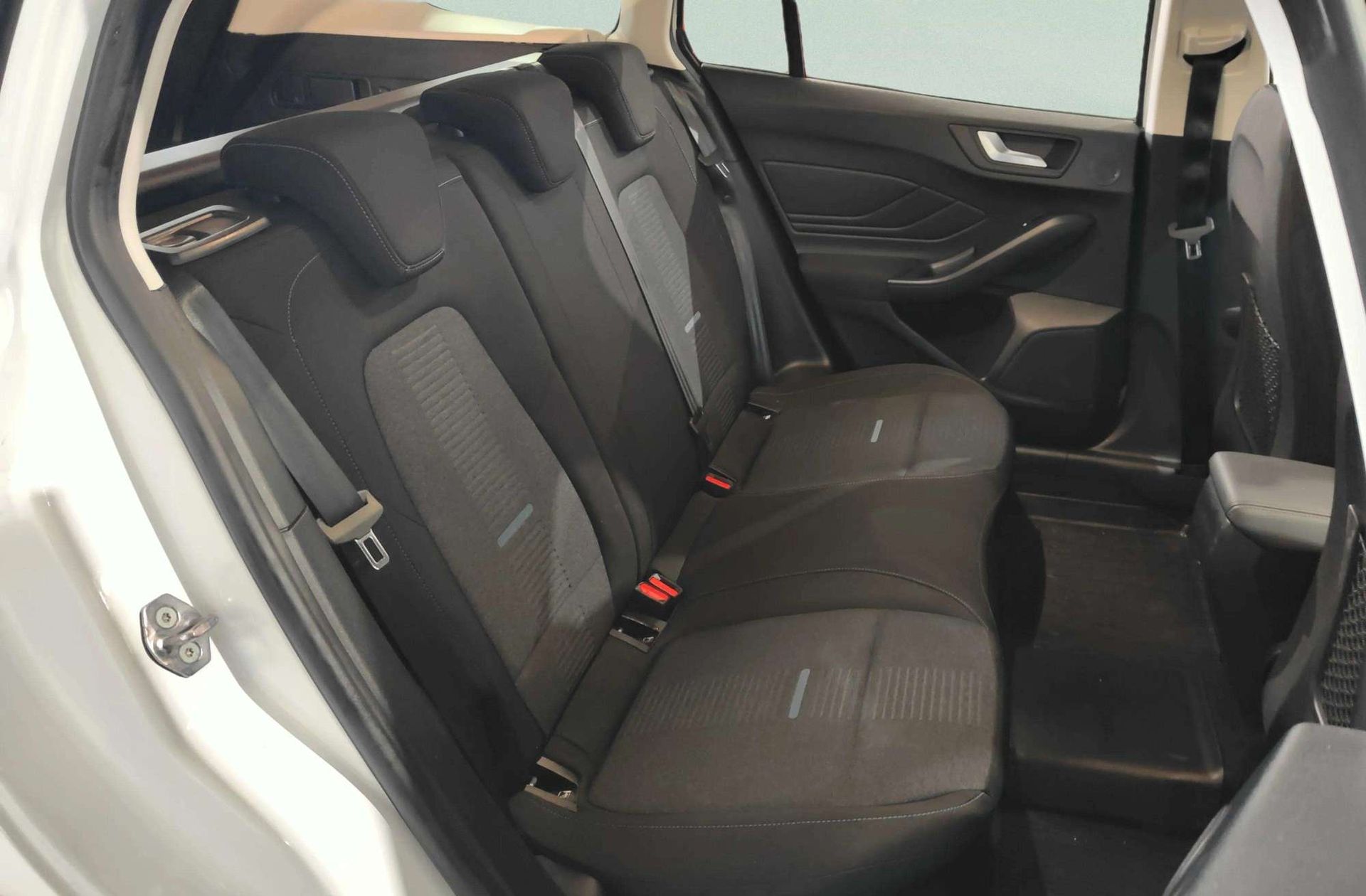 Ford Focus SportBreak 1.0 EcoBoost MHEV Active - foto 19