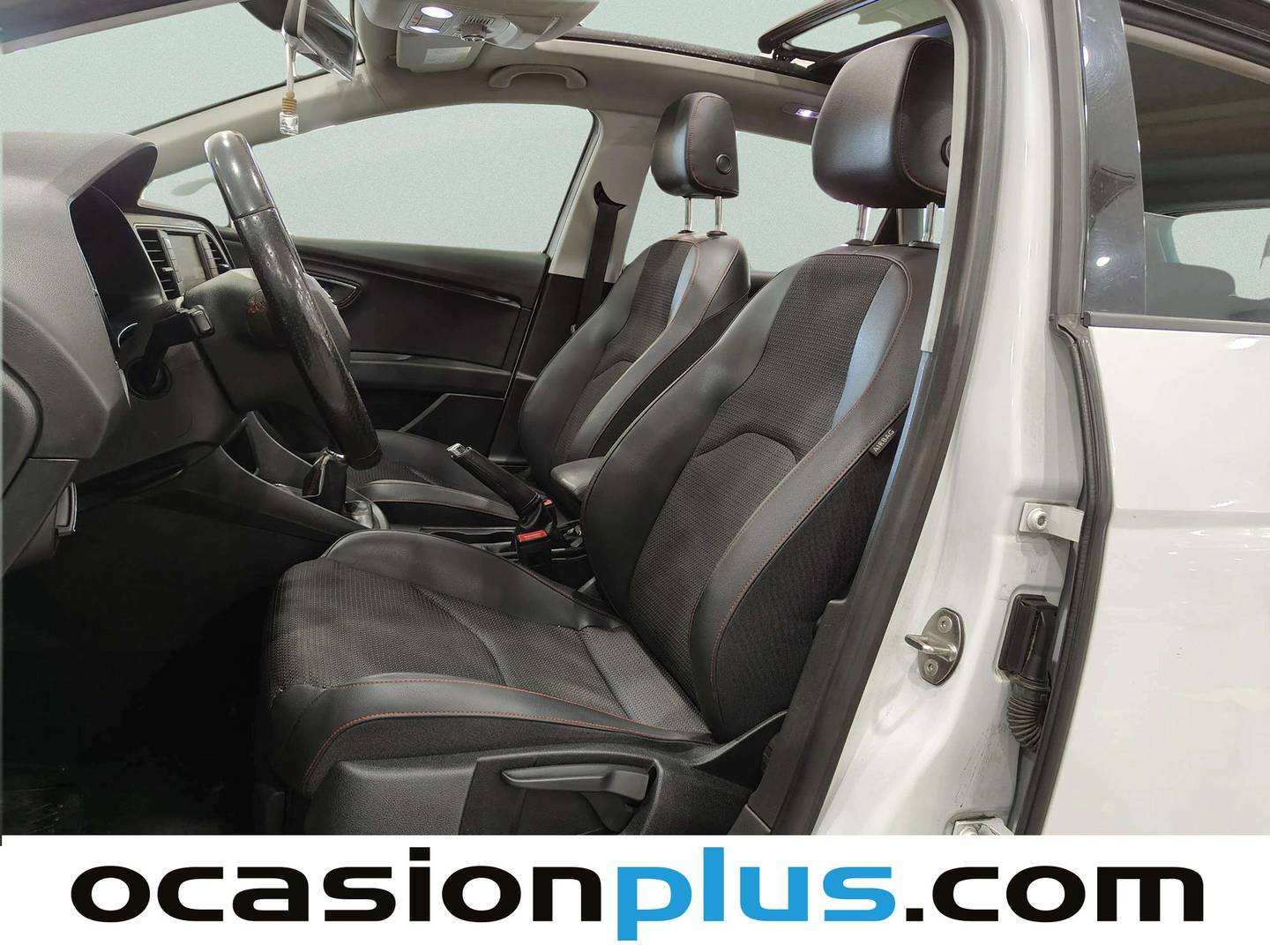 Foto asientos delanteros Seat León Seat León ST 2.0 TDI S&S FR (150 CV)