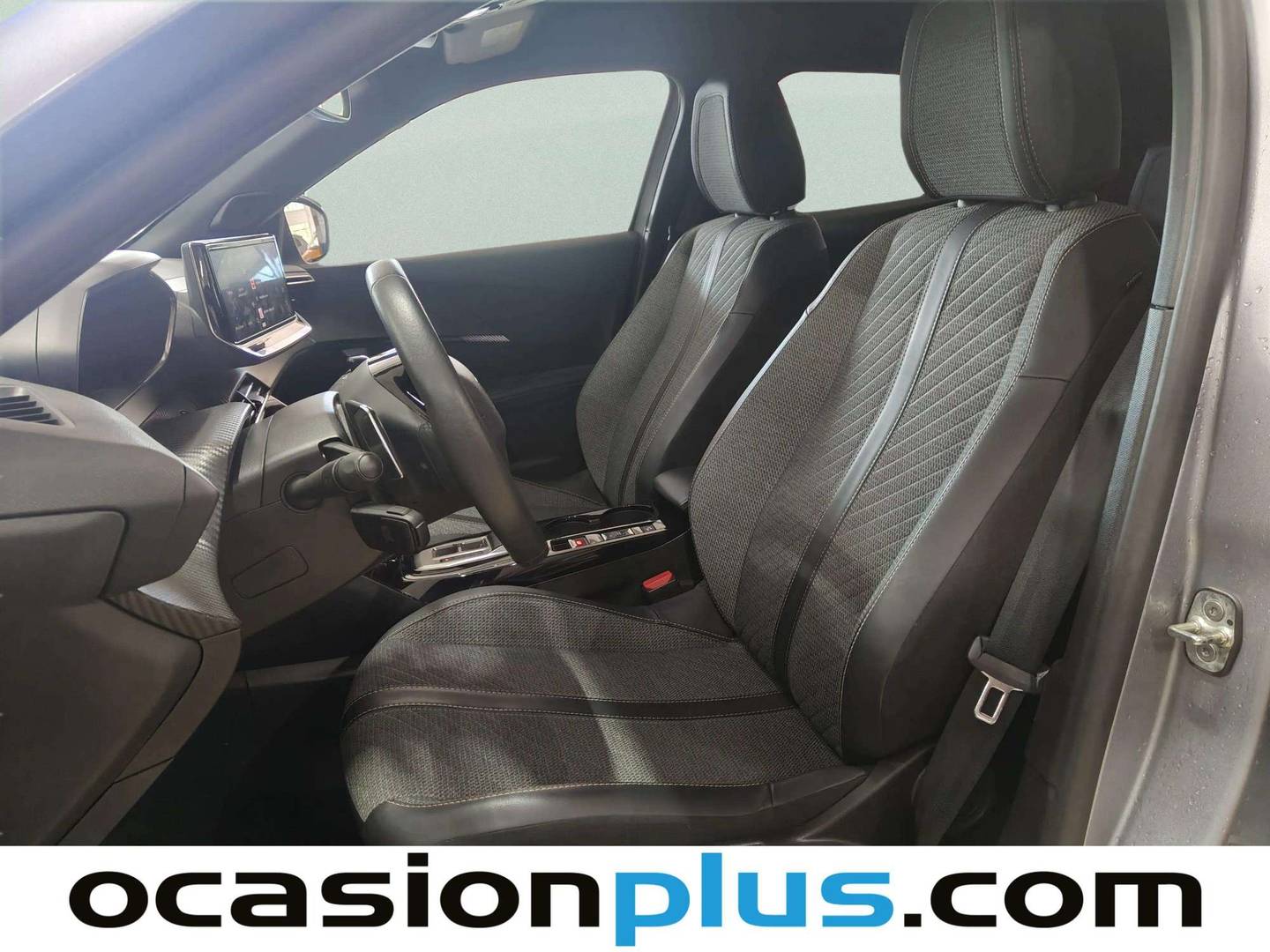Foto asientos delanteros Peugeot 2008 Peugeot 2008 Allure Hybrid eDCS6 (136 CV)