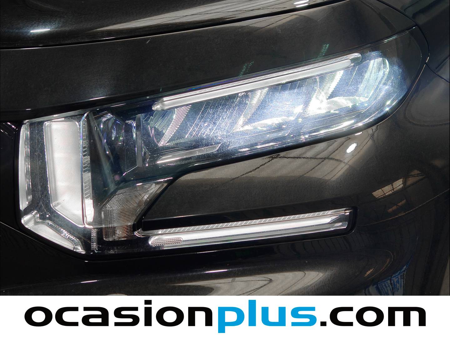 Equipamiento del Citroën C3 Aircross Citroën C3 Aircross Hybrid 145 Plus e-DCS6 (145 CV)