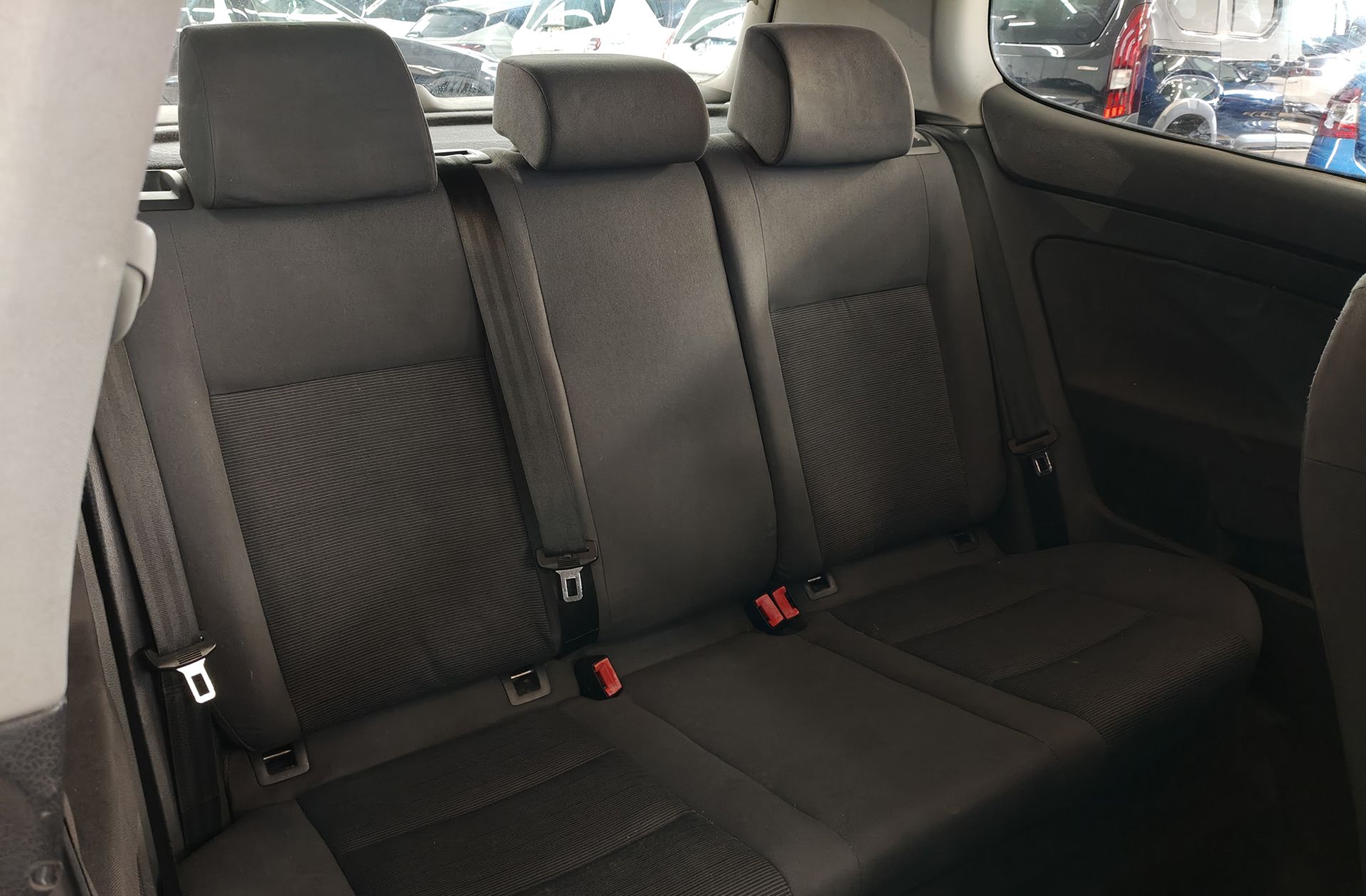 Volkswagen Golf Trendline 1.9 TDI - foto 14