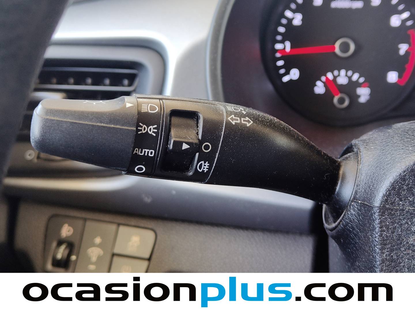 Extras y acabados del KIA Rio KIA Rio 1.2 CVVT Concept (84 CV)